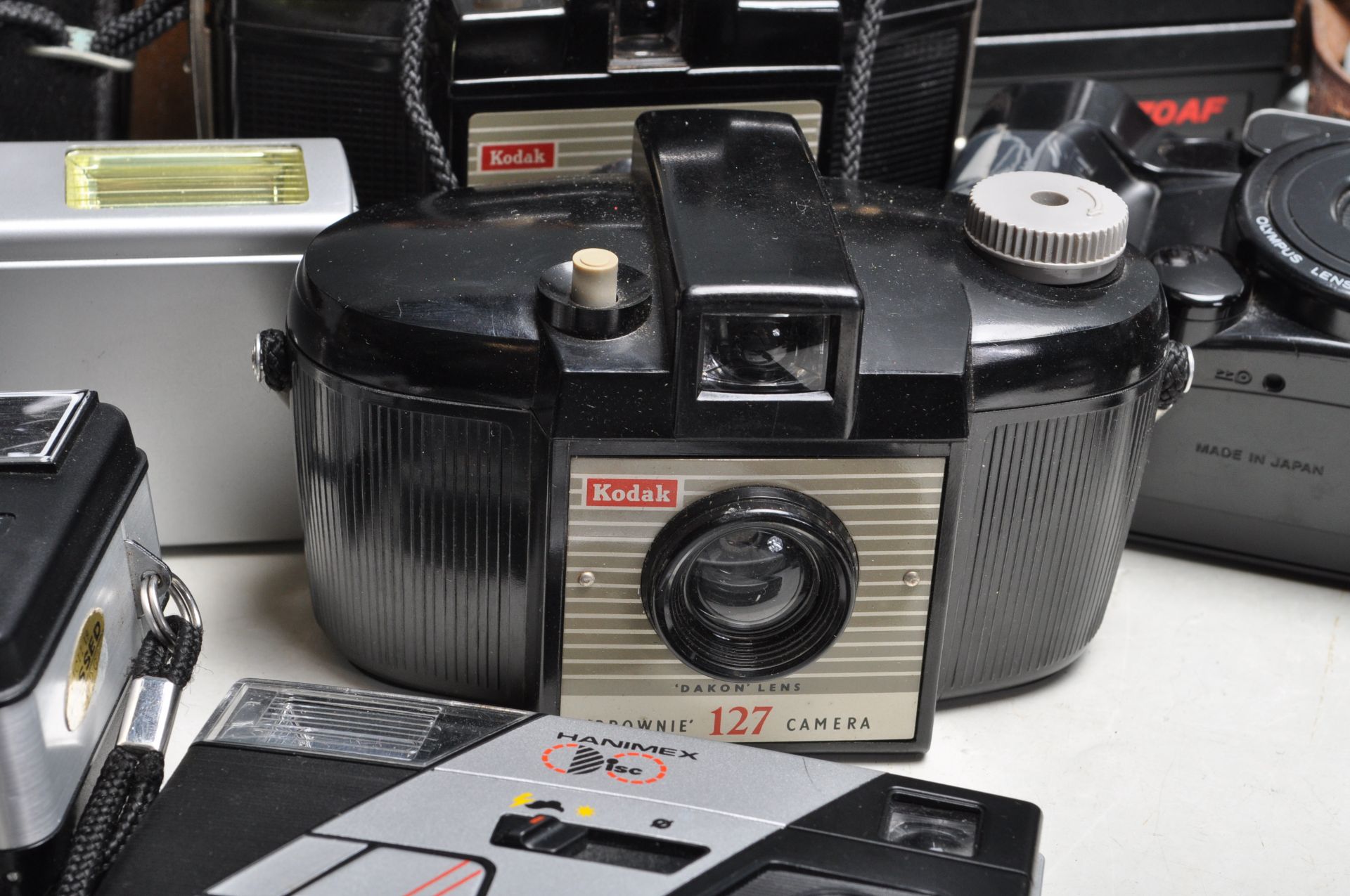 LARGE COLLECTION OF VINTAGE RETRO 20TH CENTURY CAMERAS - Bild 5 aus 17