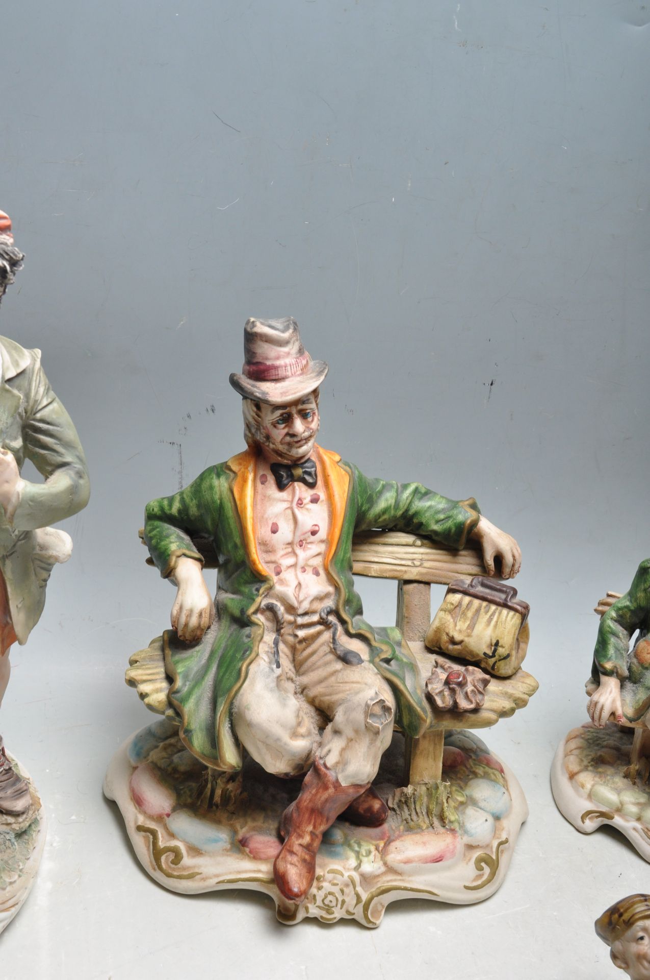 SEVEN VINTAGE 20TH CENTURY CERAMIC FIGURINES IN THE MANER OF CAPEDIMONTE AND BISQUE - Image 6 of 9