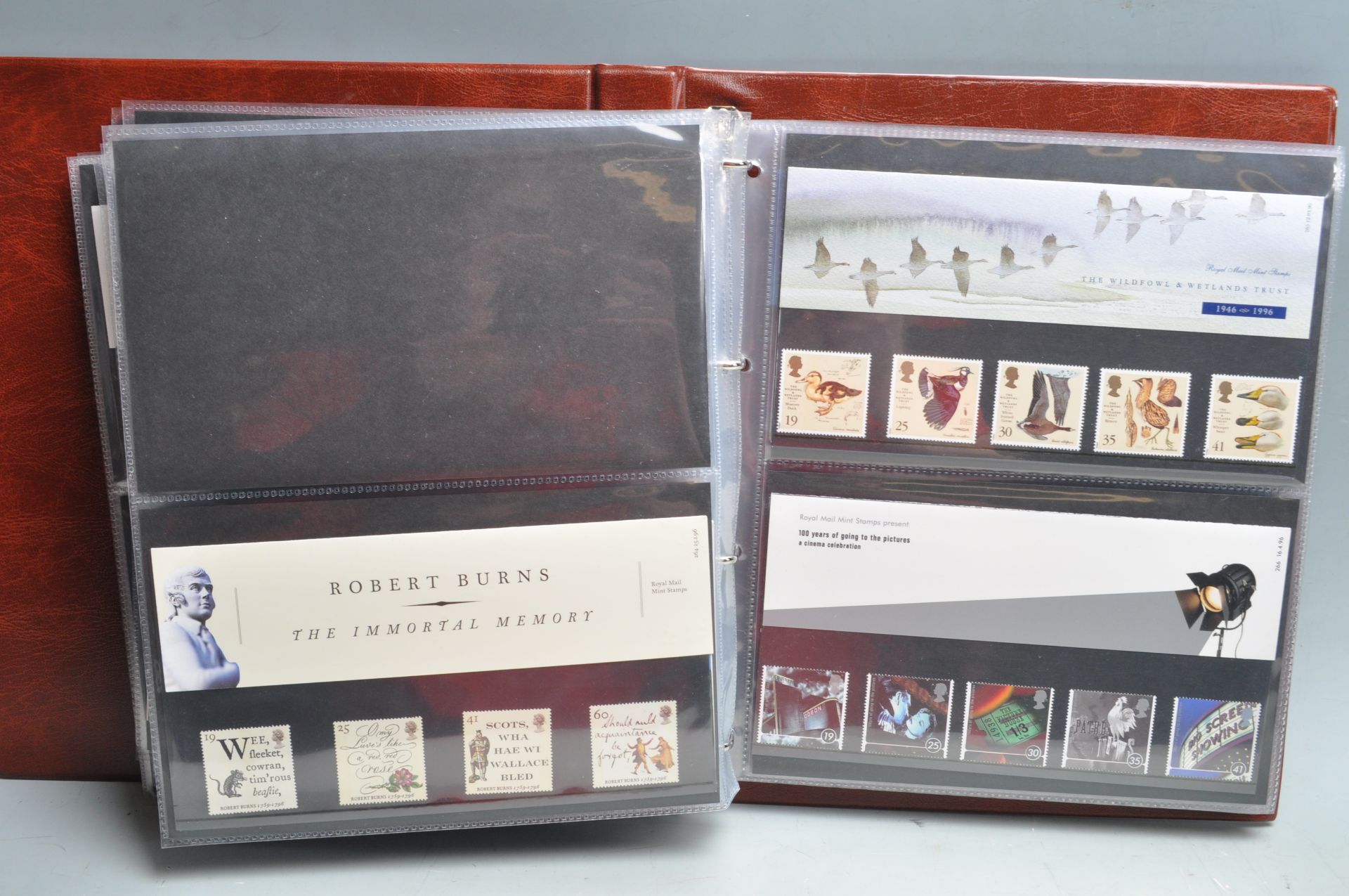 ALBUM OF ROYAL MAIL PRESENTATION PACKS - Bild 7 aus 10