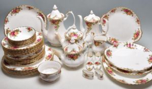 LARGE ROYAL ALBERT OLD COUNTRY ROSES DINNER SET