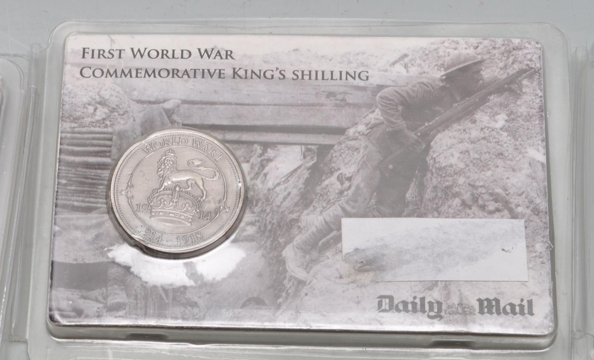 COLLECTION OF WWI FIRST WORLD WAY COMMEMORATIVE SHILLING COINS - Bild 6 aus 7