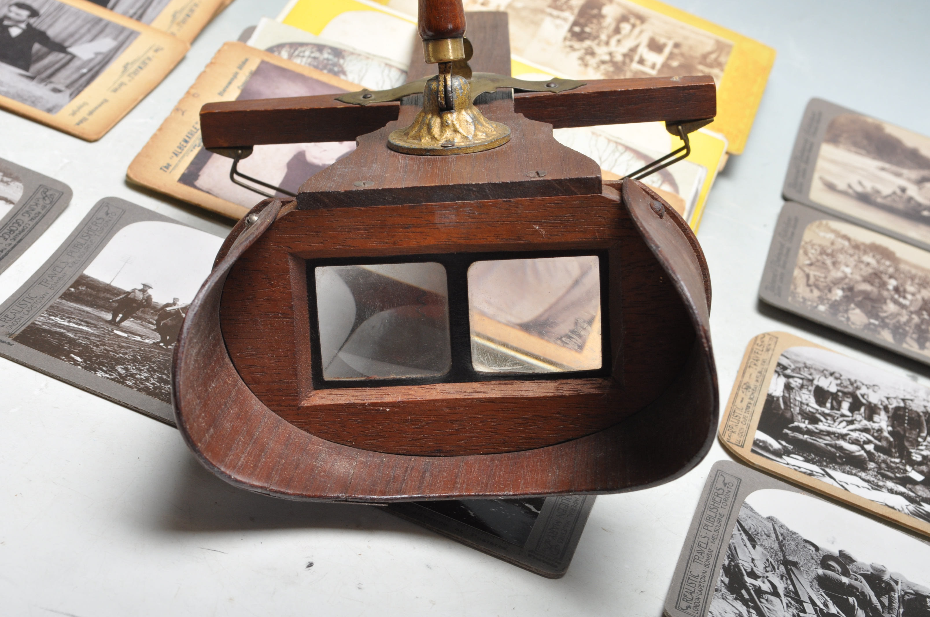 VICTORIAN / EDWARDIAN STEREOSCOPIC / STEREOSCOPE VIEWER & SLIDES - Image 3 of 11