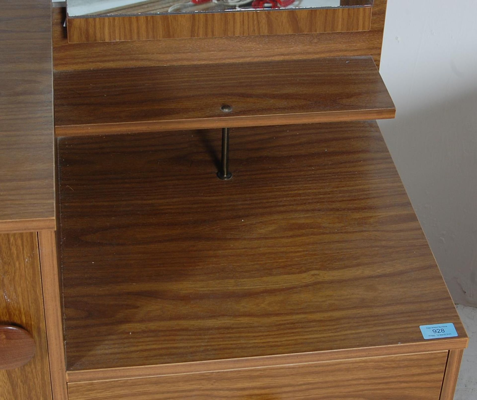 1970’S TEAK WOOD VENEER DRESSING TABLE AND CHEST OF DRAWERS - Bild 4 aus 9