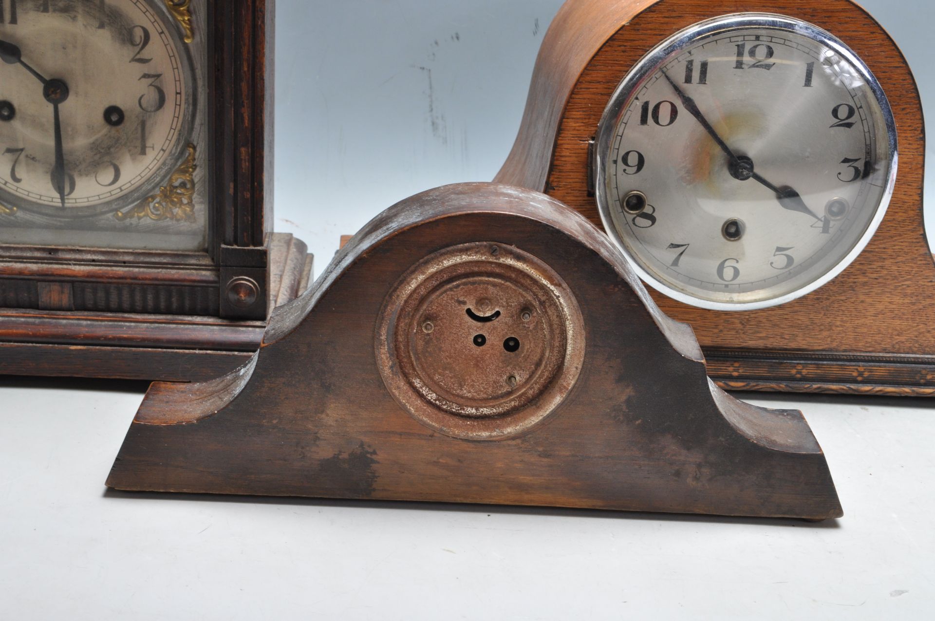 COLLECTION OF THREE EARLY 20TH CENTURY MANTEL CLOCKS - Bild 4 aus 5