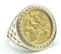 2001 HALF SOVEREIGN RING