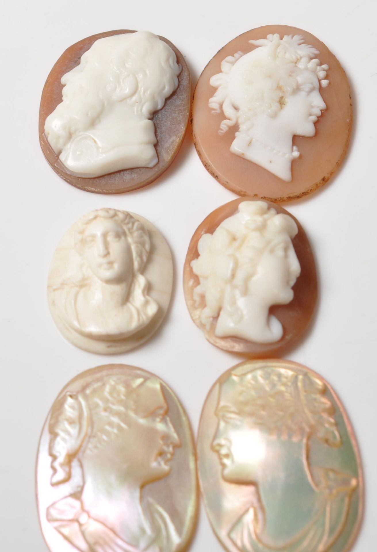 SIX ANTIQUE CARVED CAMEO PANELS - Bild 3 aus 6