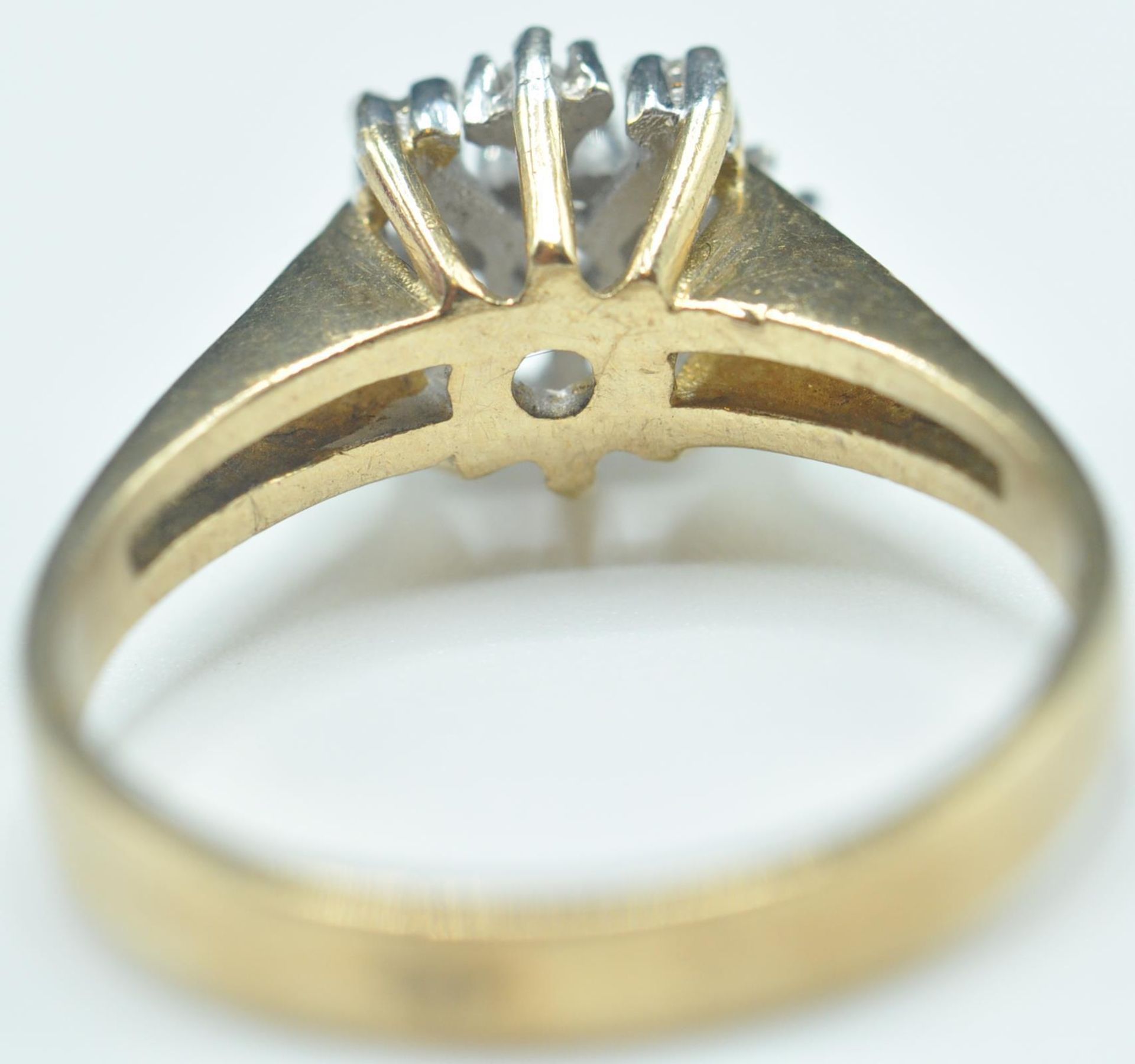 YELLOW GOLD AND DIAMOND RING - Image 5 of 8