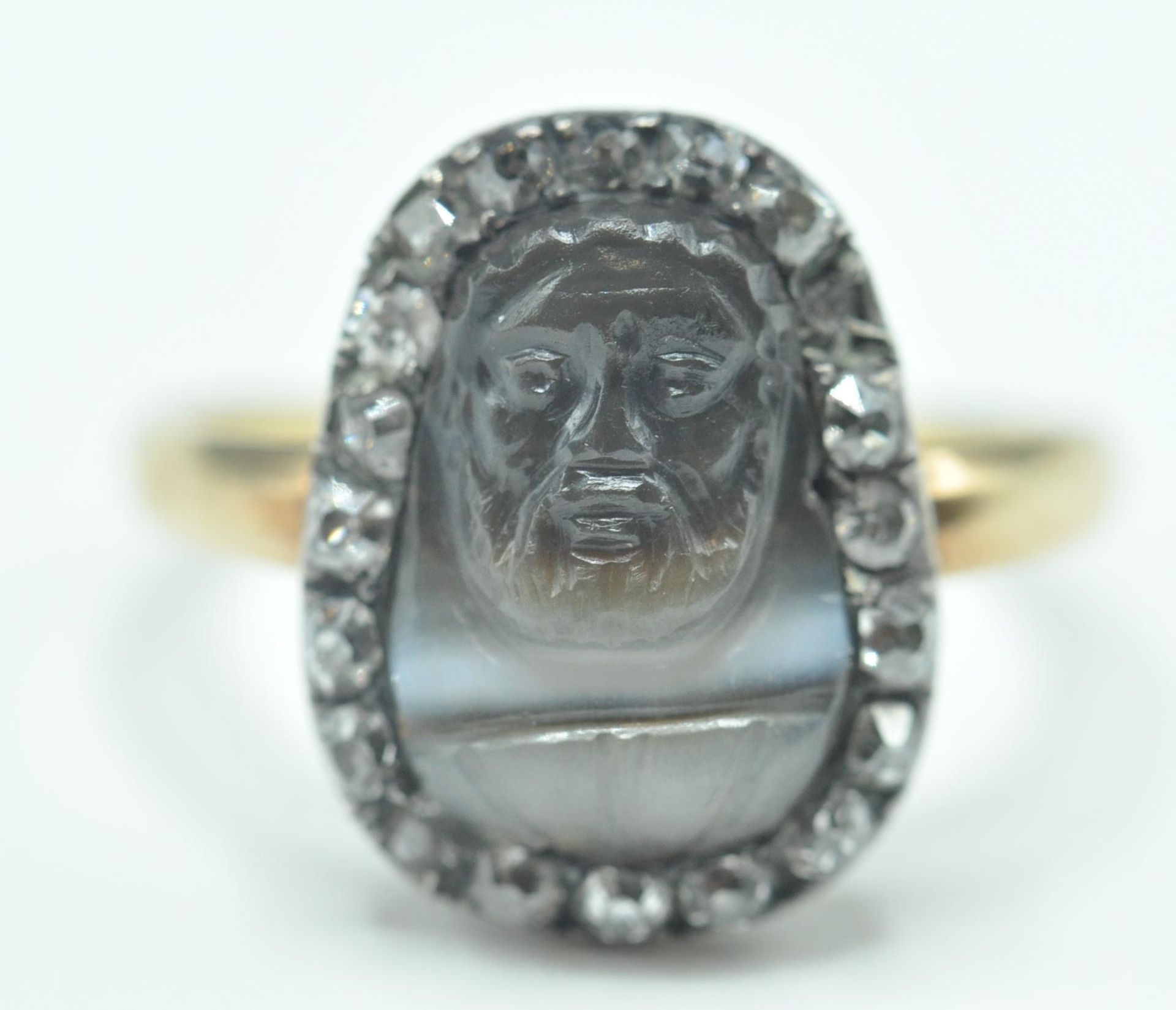 GEORGIAN CARVED AGATE AND DIAMOND CAMEO RING - Bild 2 aus 5