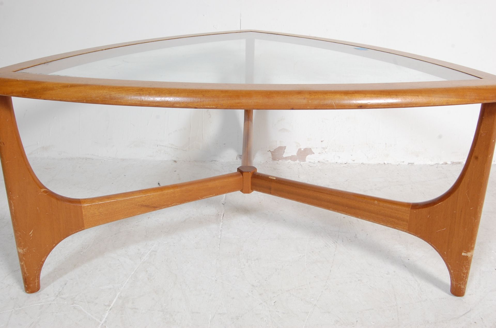 MID CENTURY STATEROOM - STONEHILL TEAK COFFEE TABLE - Bild 5 aus 7