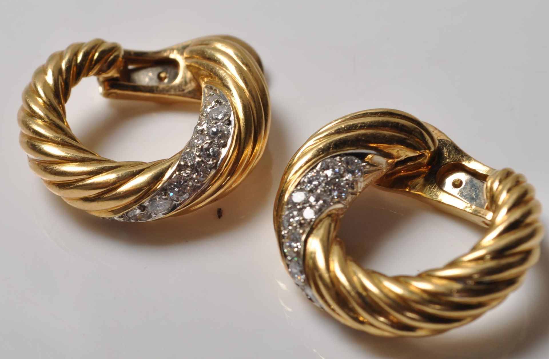 PAIR OF VINTAGE FRENCH 18CT GOLD AND DIAMOND EARRINGS - Bild 2 aus 6