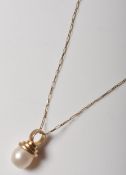 HALLMARKED 9CT GOLD PENDANT NECKLACE WITH CULTURED PEARL ADORNMENT