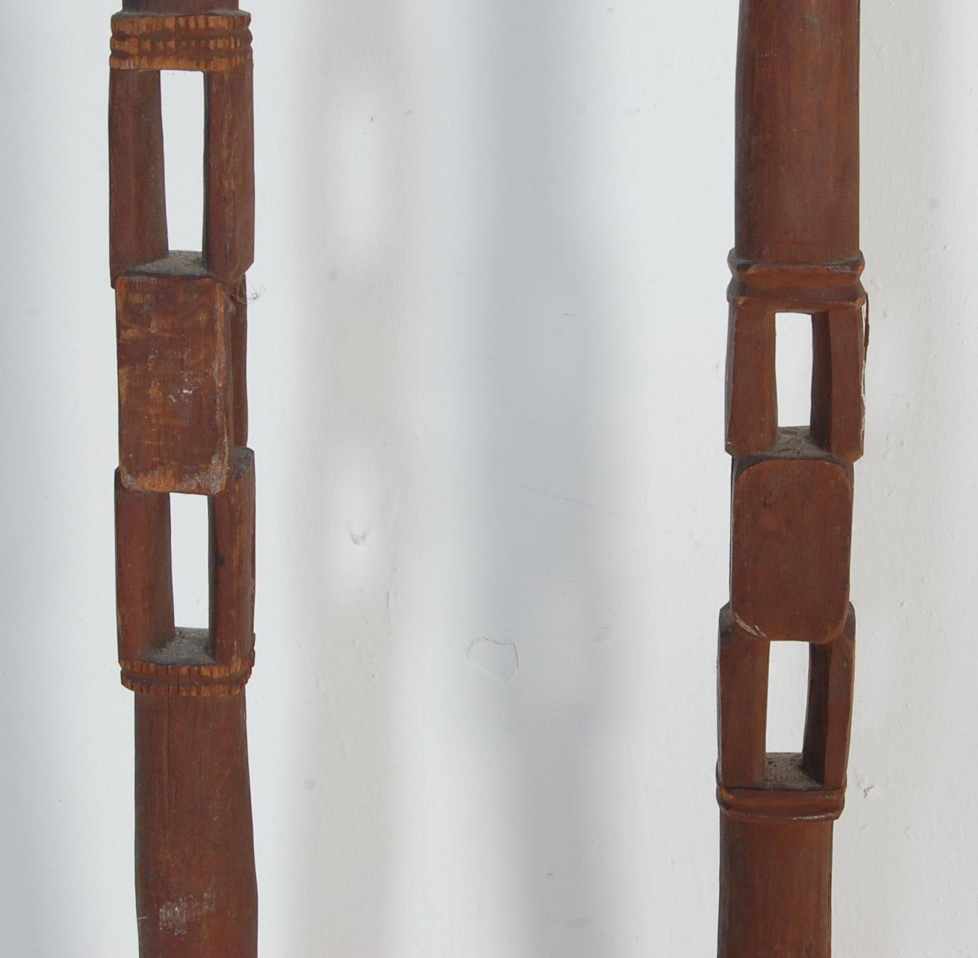 THREE 20TH CENTURY AFRICAN TRIBAL CEREMONIAL PADDLES - Bild 5 aus 25