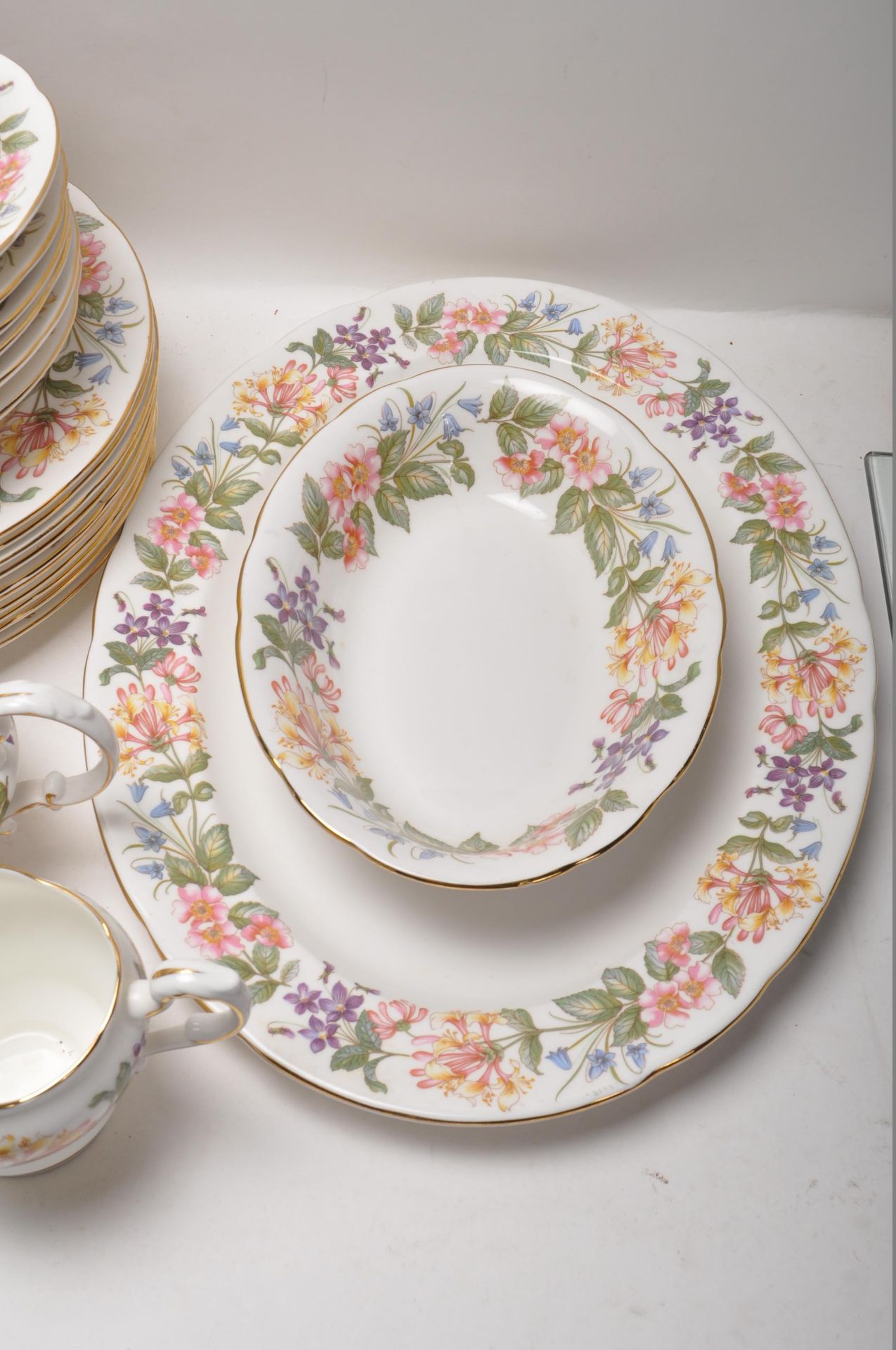 VINTAGE 20TH CENTURY PARAGON COUNTRY LANE PATTERN DINNER SET - Bild 2 aus 16