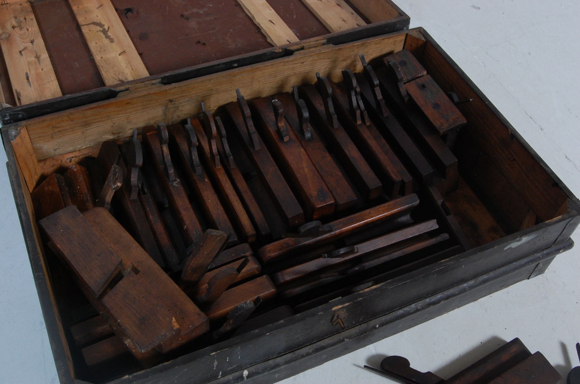 LARGE COLLECTION OF VINTAGE MID 20TH CENTURY WOODWORKING TOOLS - Image 5 of 10