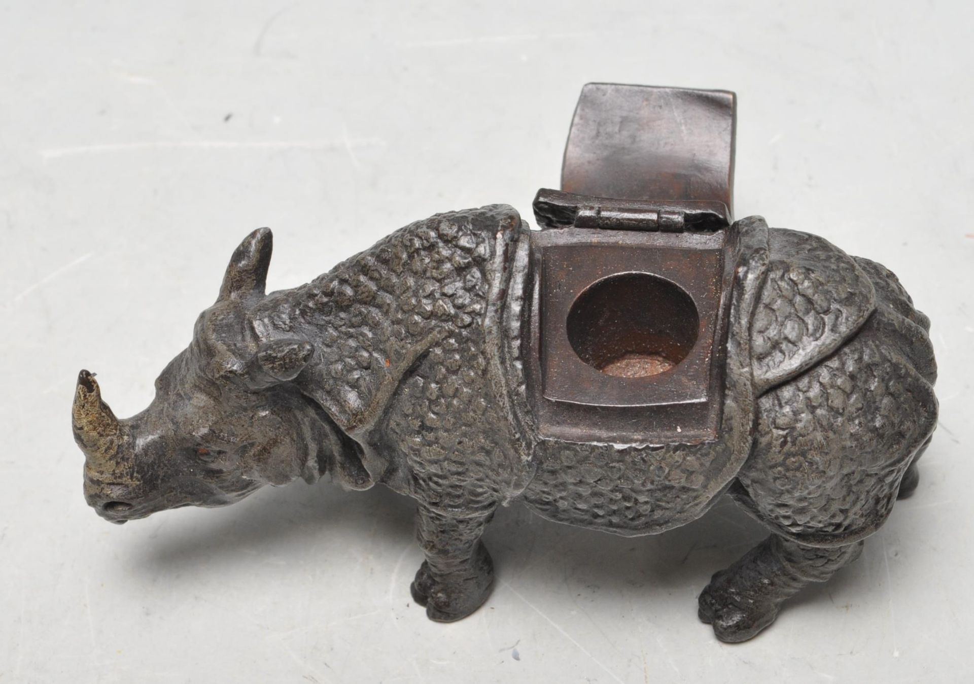VINTAGE STYLE BRONZE INKWELL IN THE SHAPE OF A RHINOCEROS - Bild 4 aus 6