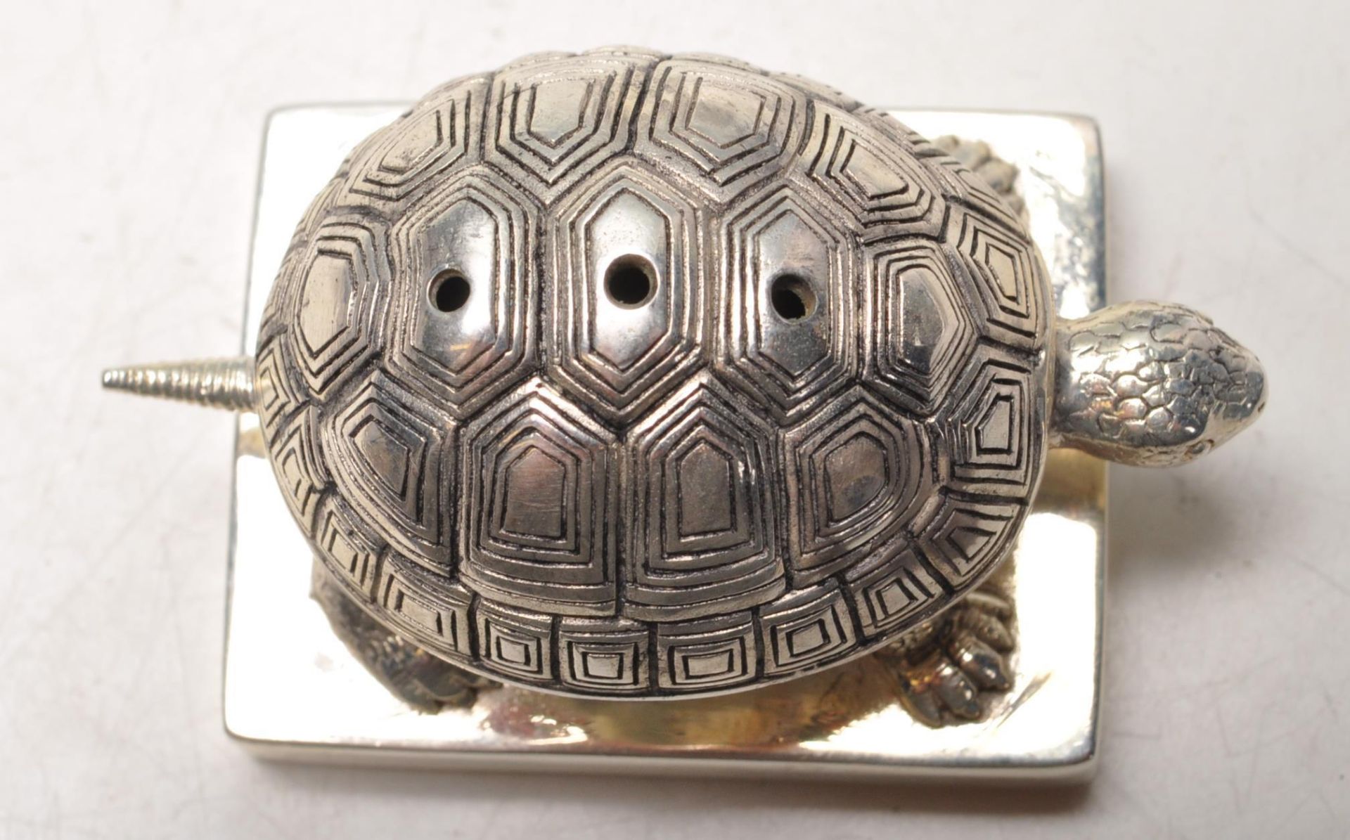 PAIR OF STAMPED .925 SILVER PLATE TORTOISE SALT AND PEPPER - Bild 5 aus 5