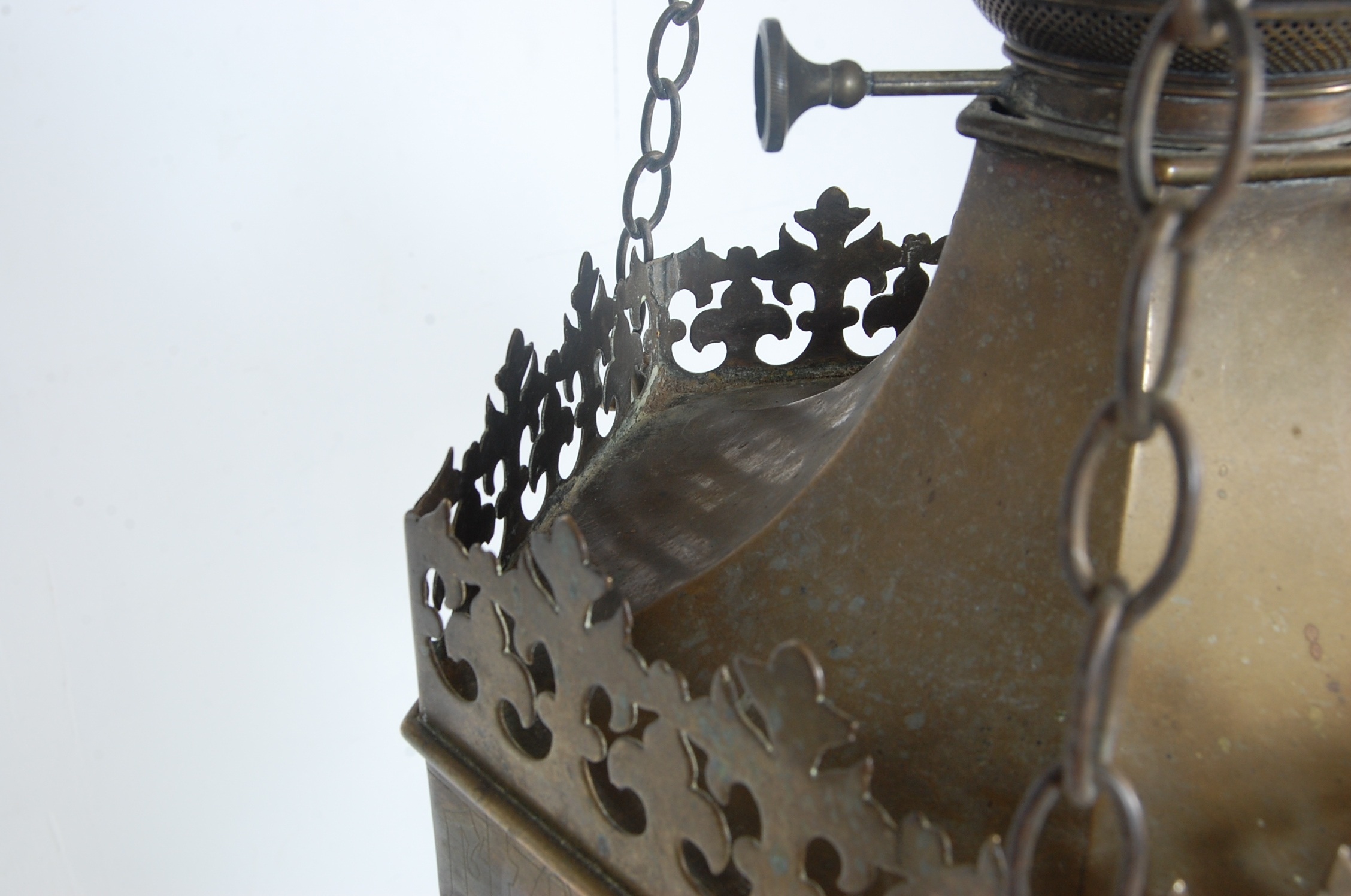 20TH CENTURY MOROCCAN STYLE BRASS CEILING OIL LAMP - Image 8 of 8