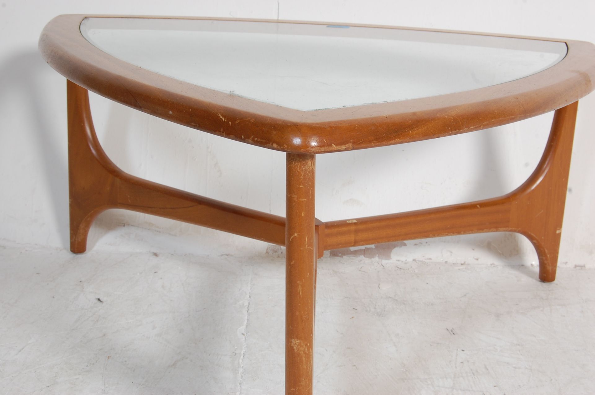 MID CENTURY STATEROOM - STONEHILL TEAK COFFEE TABLE - Bild 6 aus 7