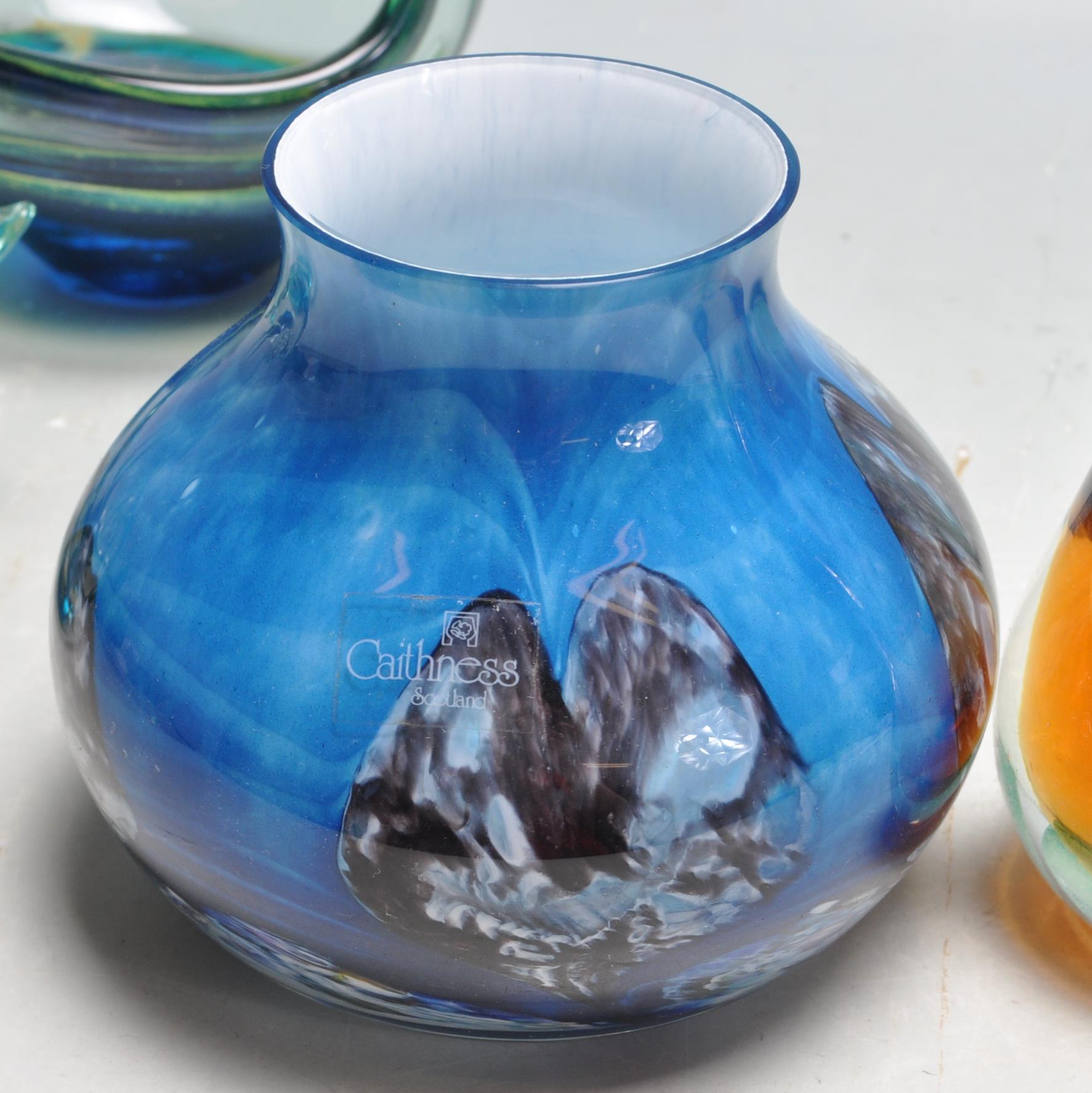 EIGHT PIECES OF CAITHINESS AND MDINA STUDIO ART GLASS - Image 2 of 7