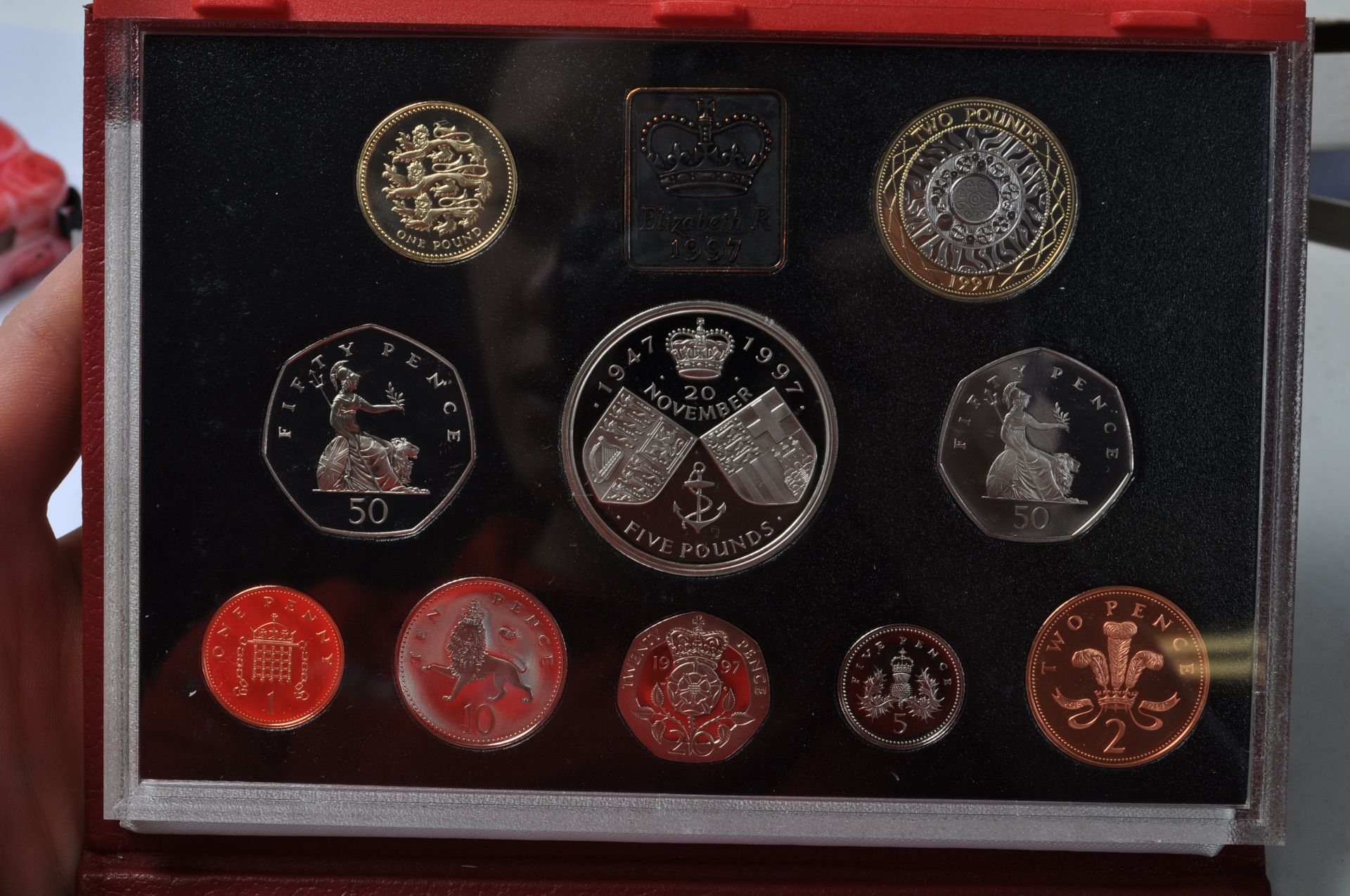 LARGE COLLECTION OF ROYAL MINT PROOF COINS - Bild 6 aus 9