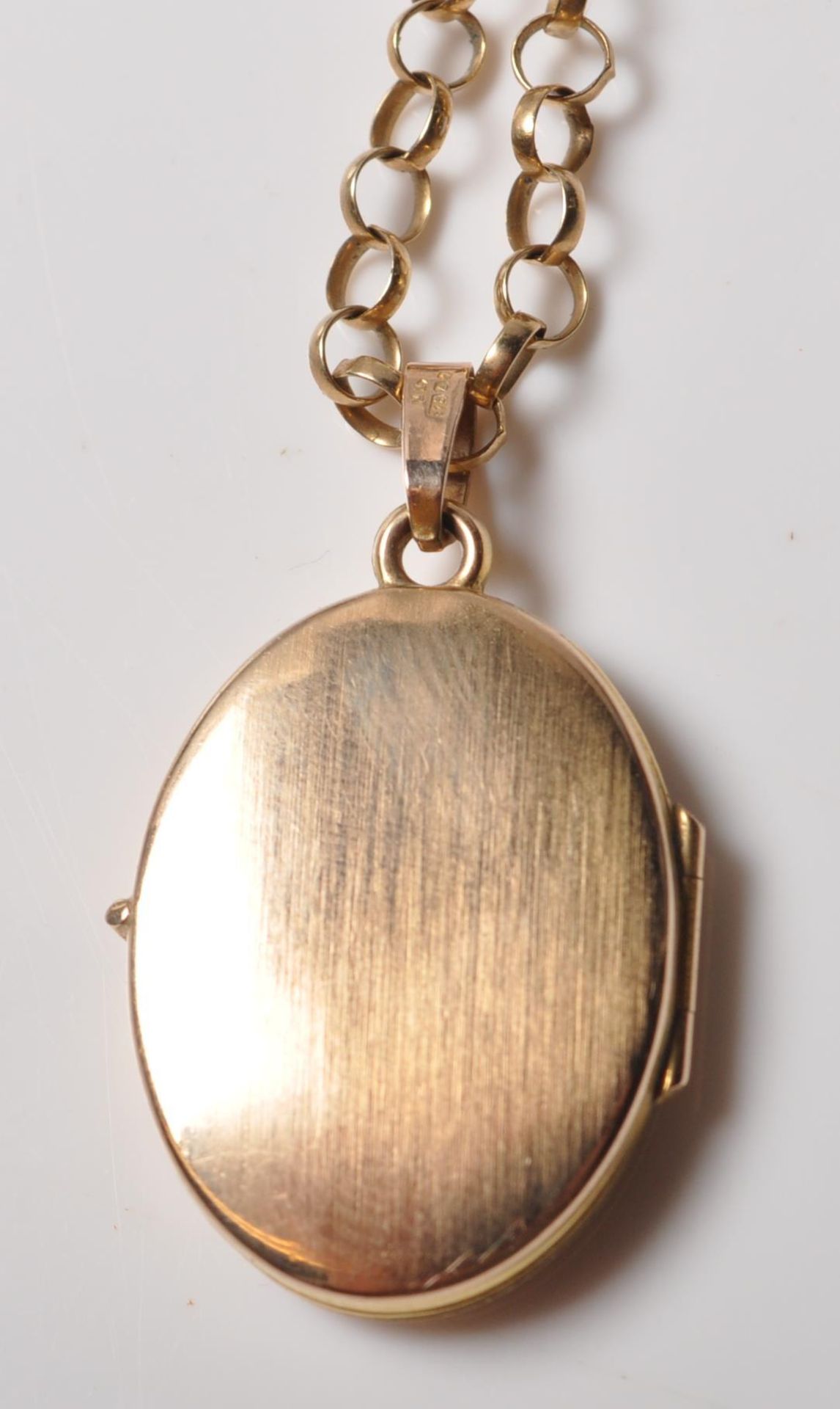 9CT GOLD LOCKET PENDANT NECKLACE - Image 3 of 8