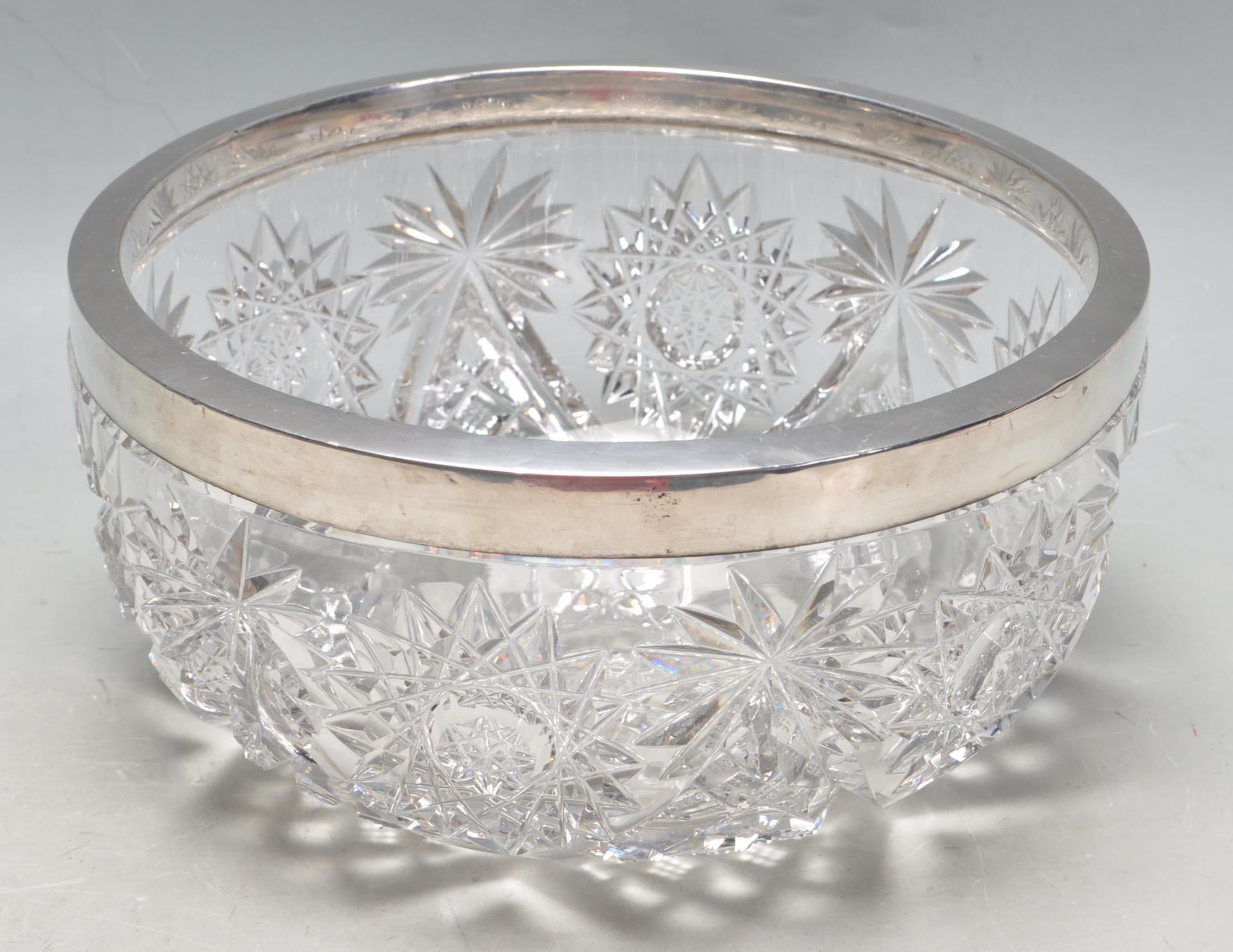 1922 BIRMINGHAM SILVER AND CUT GLASS FRUIT BOWL BY JOHN GRINSELL & SONS - Bild 3 aus 6