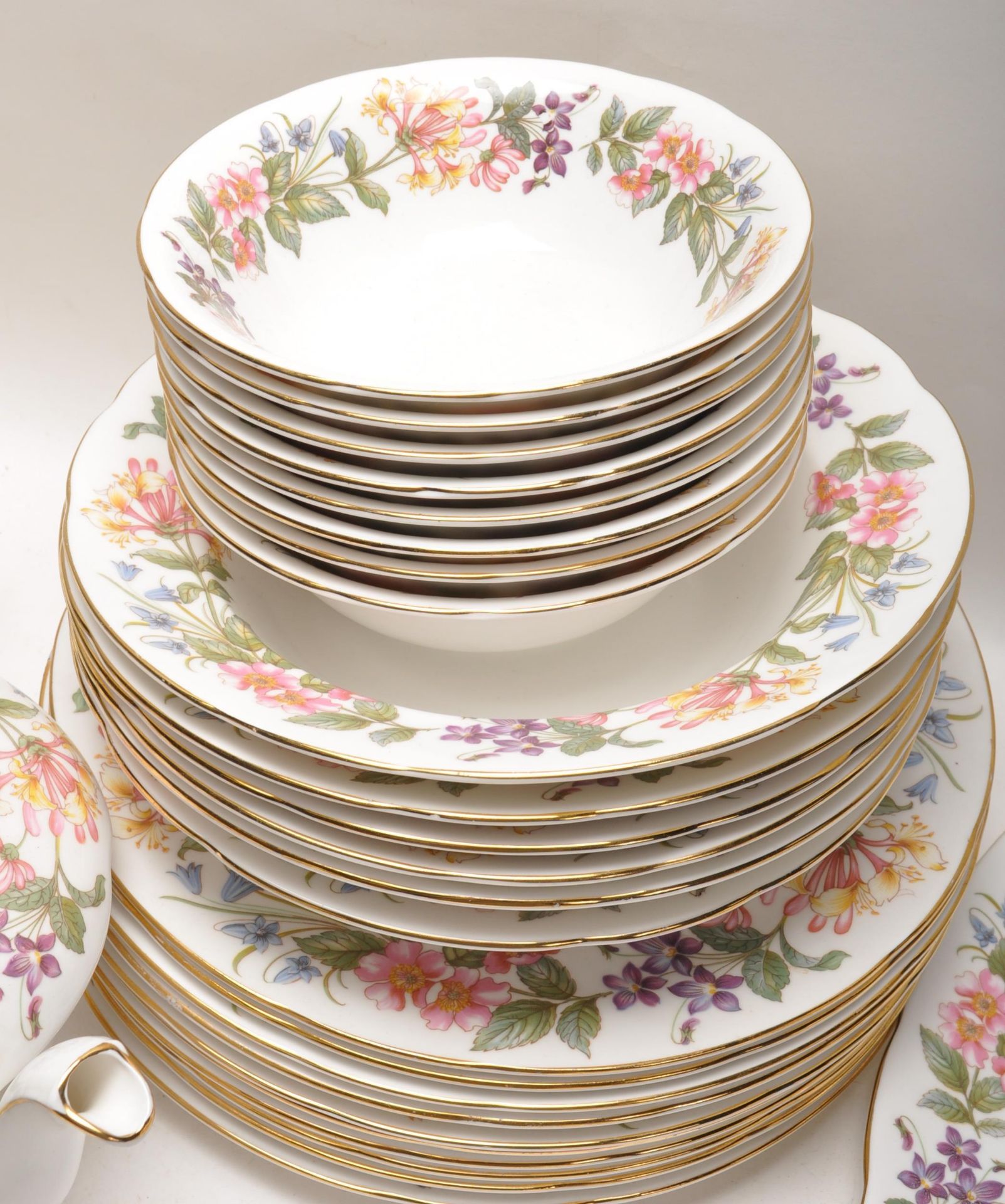 VINTAGE 20TH CENTURY PARAGON COUNTRY LANE PATTERN DINNER SET - Bild 14 aus 16