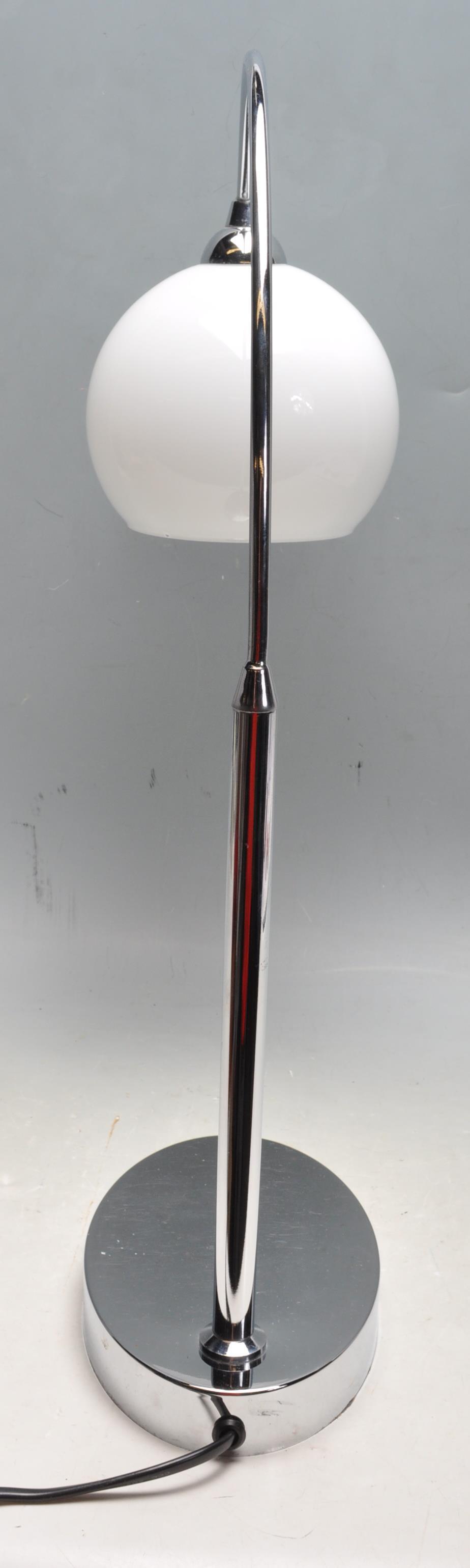 CONTEMPORARY CHROME AND GLASS DESK LAMP - Image 4 of 5