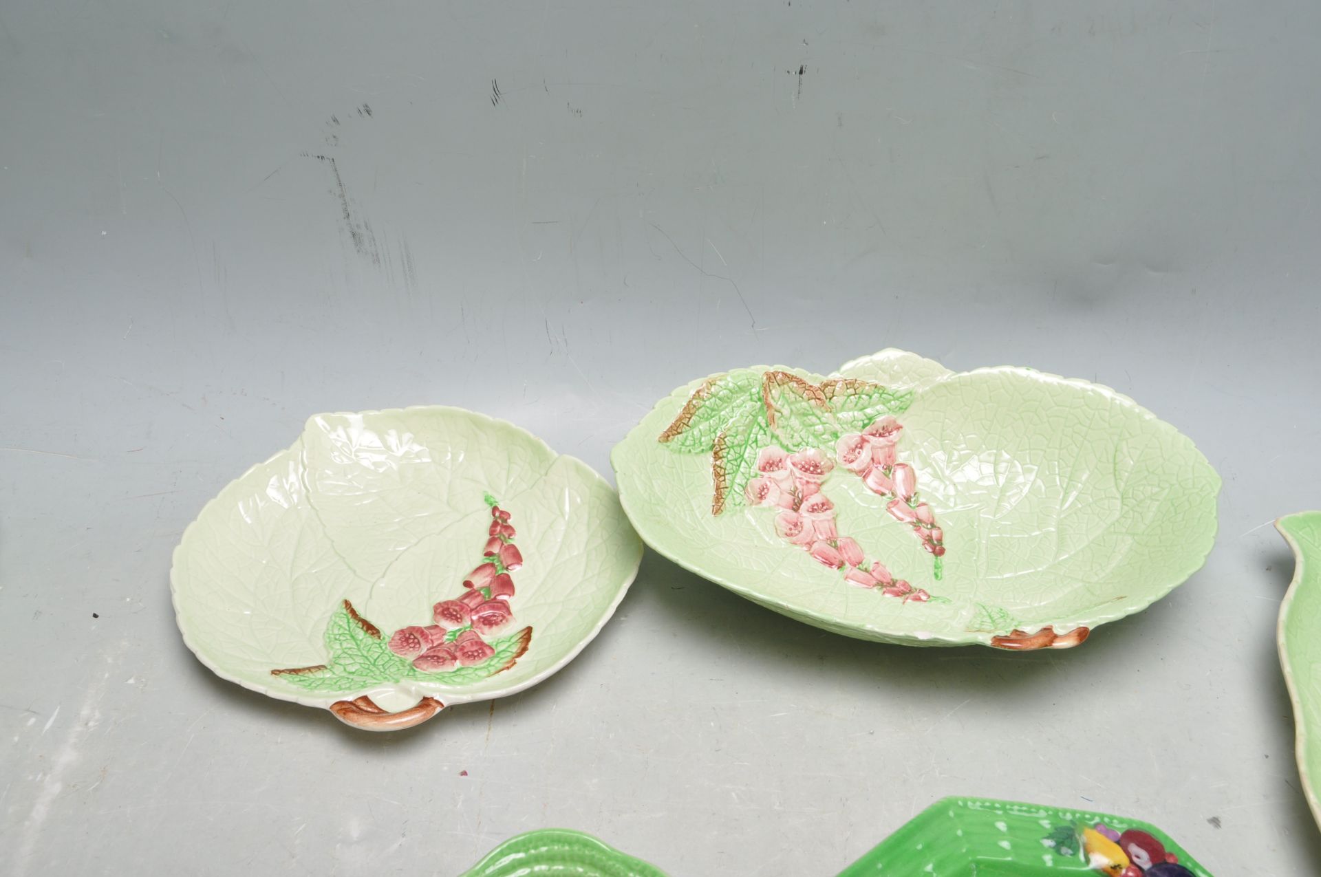 COLLECTION OF EARLY 20TH CENTURY 1930S CARLON WARE GREEN LEAF PLATES - Bild 4 aus 11