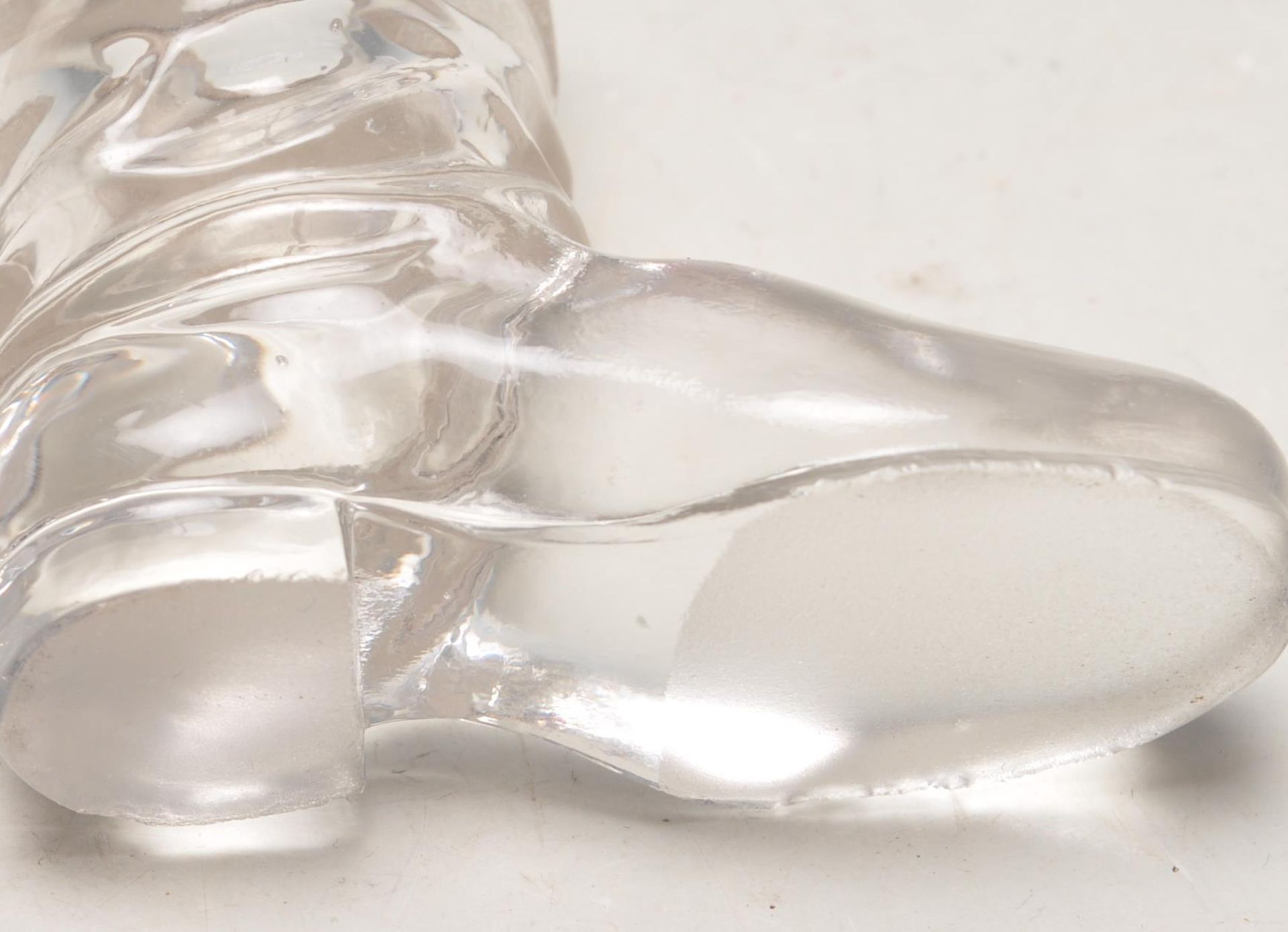 ANTIQUE HALLMARKED STERLING SILVER AND GLASS BOOT SHAPED VESTA - Bild 8 aus 8