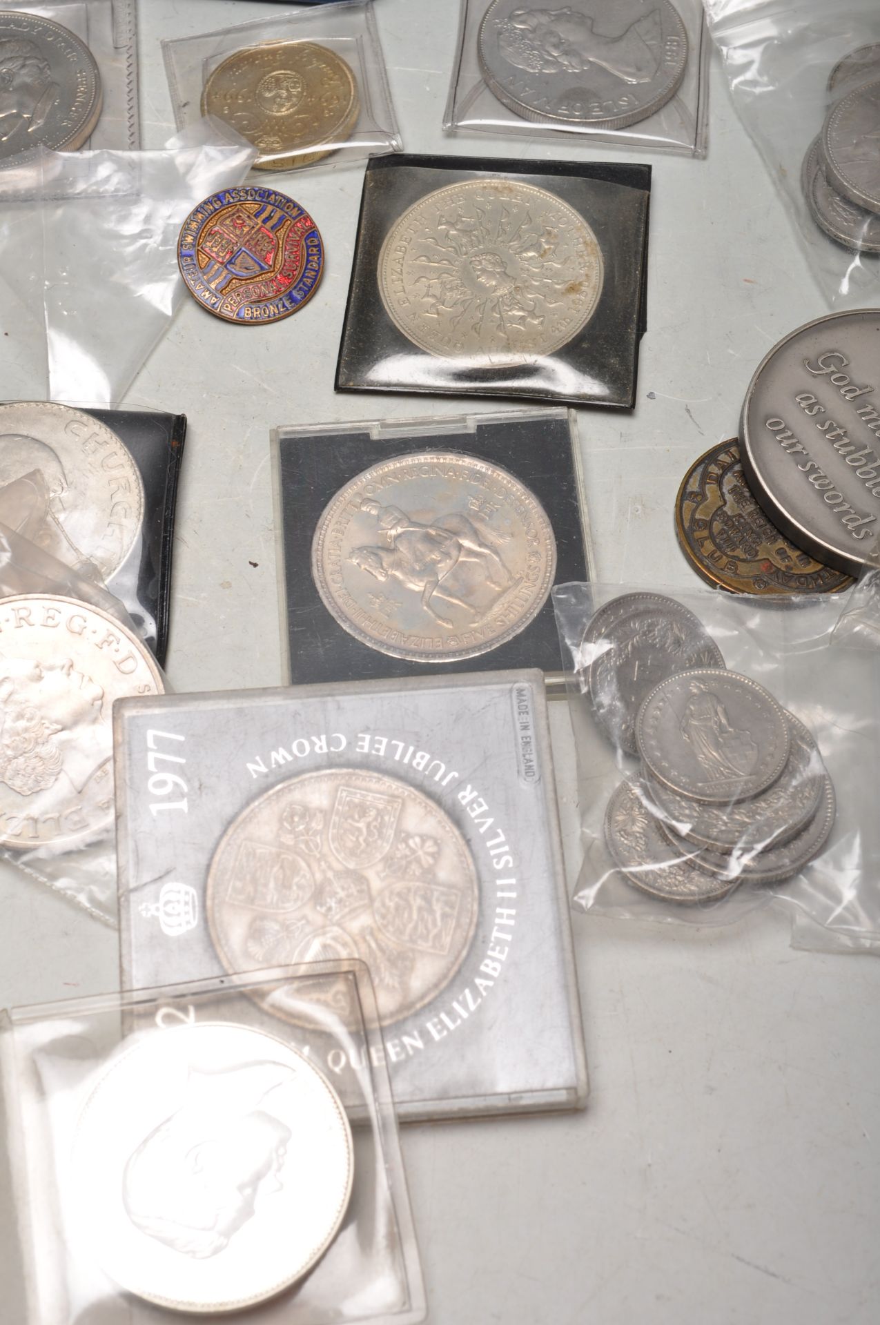 LARGE COLLECTION OF 20TH CENTURY UK CURRENCY AND COMMORATIVE COINS - Bild 8 aus 14