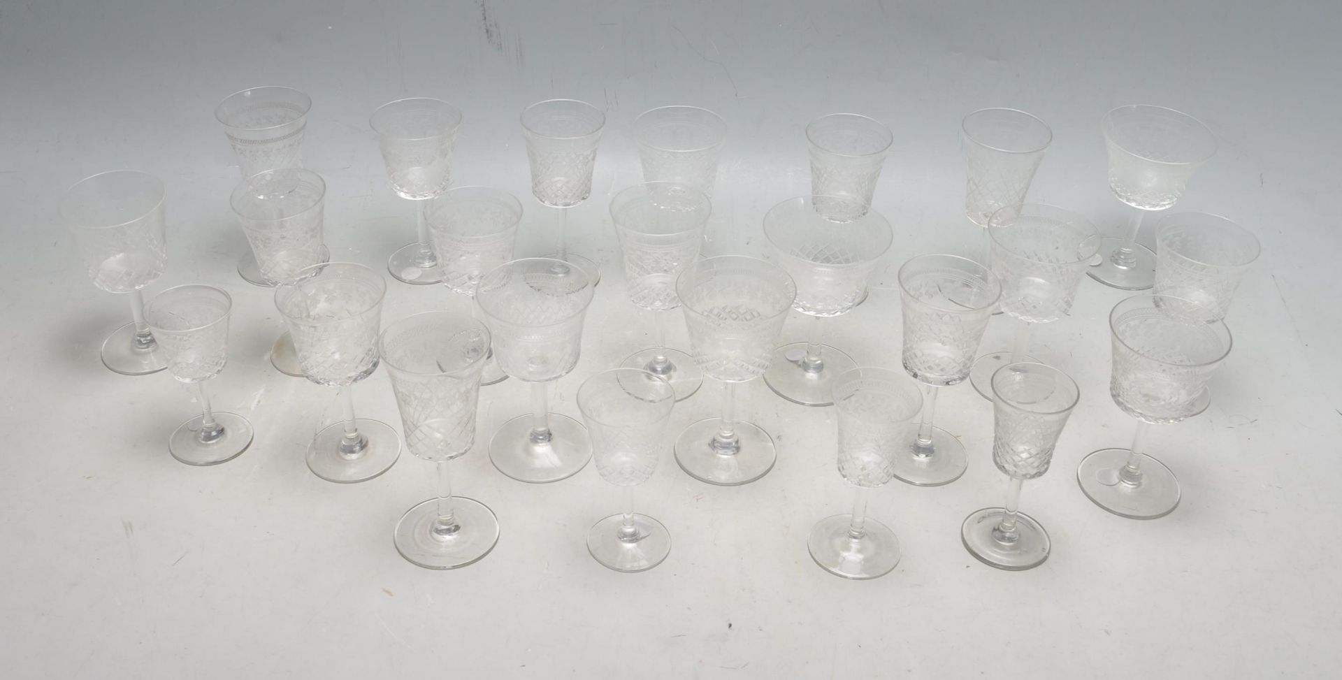 LARGE QUANTITY OF EDWARDIAN PALL MALL / LADY HAMILTON PATTERN DRINKING GLASSES