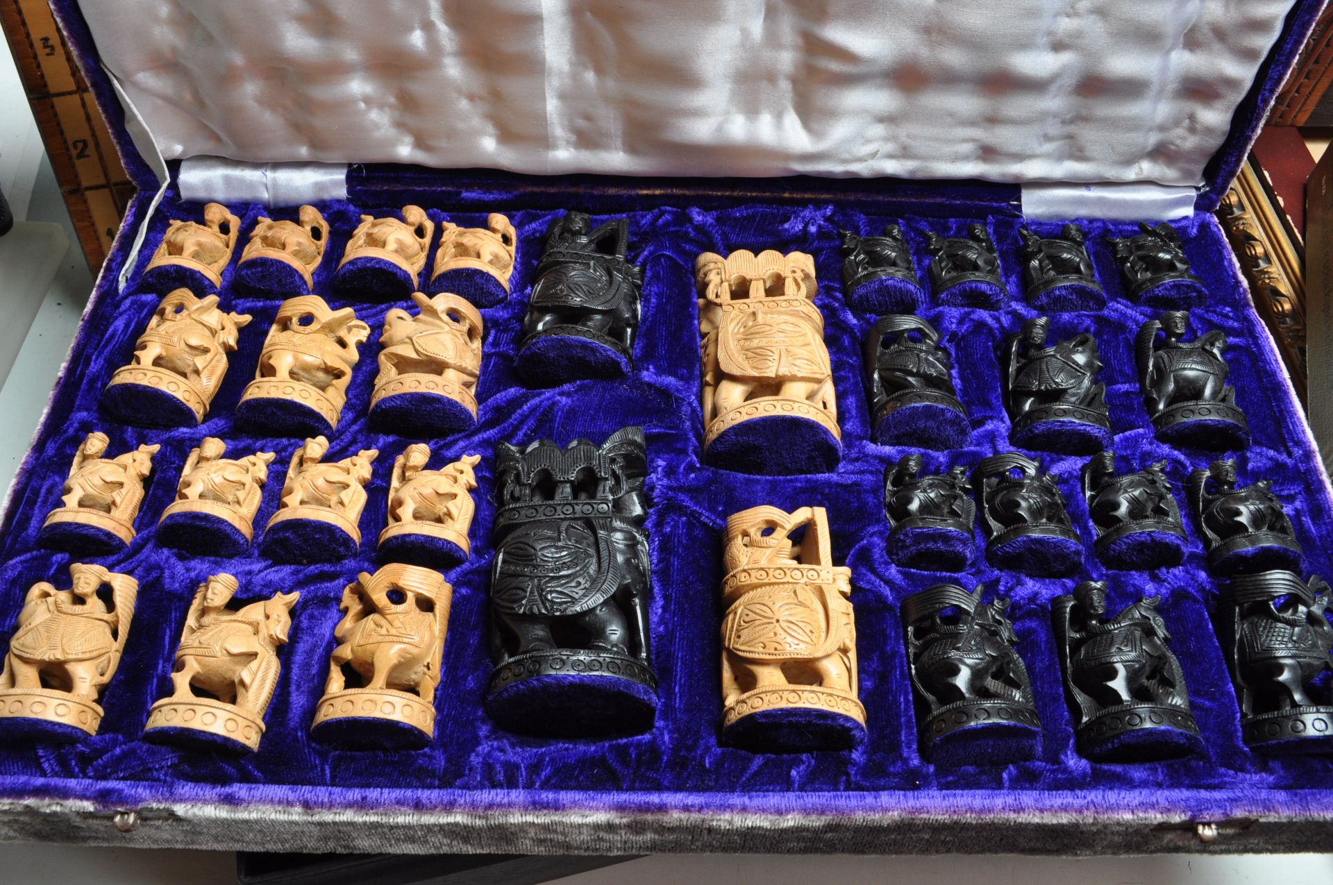 LARGE QUANTITY OF VINTAGE 20TH CENTURY CHESS SETS - Bild 2 aus 13