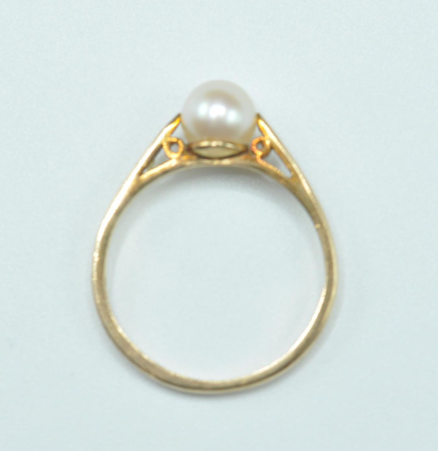 9CT GOLD AND SINGLE PEARL HALLMARKED RING - Image 6 of 6