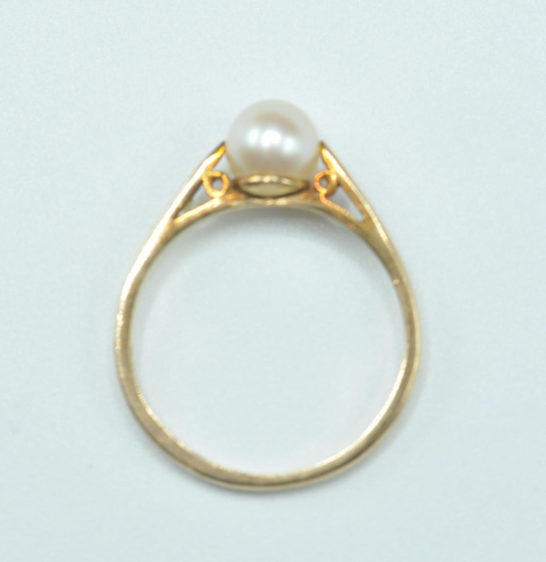 9CT GOLD AND SINGLE PEARL HALLMARKED RING - Bild 6 aus 6