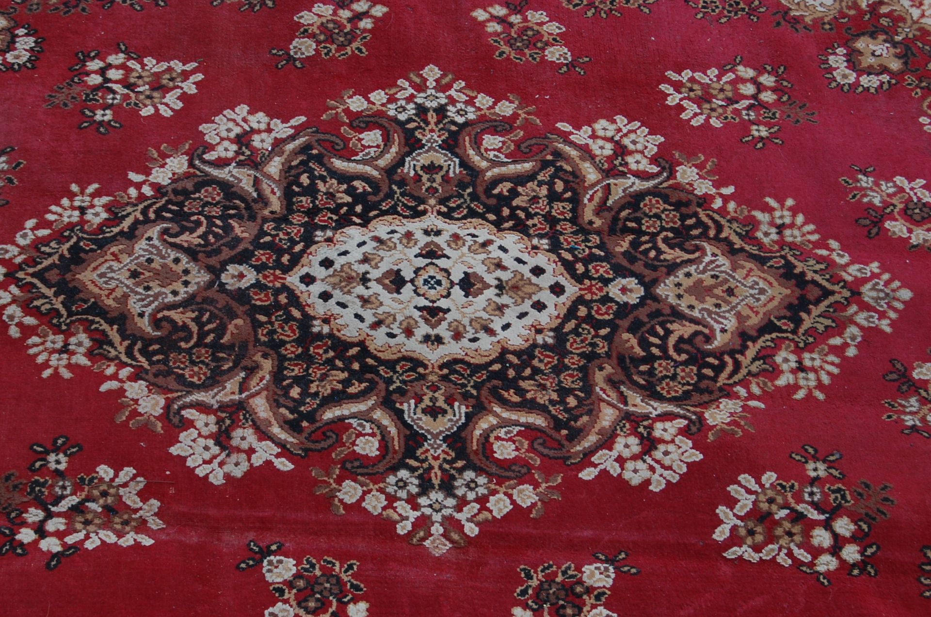 LARGE EARLY 20TH CENTURY PERSIAN ISLAMIC RUG - Bild 2 aus 6