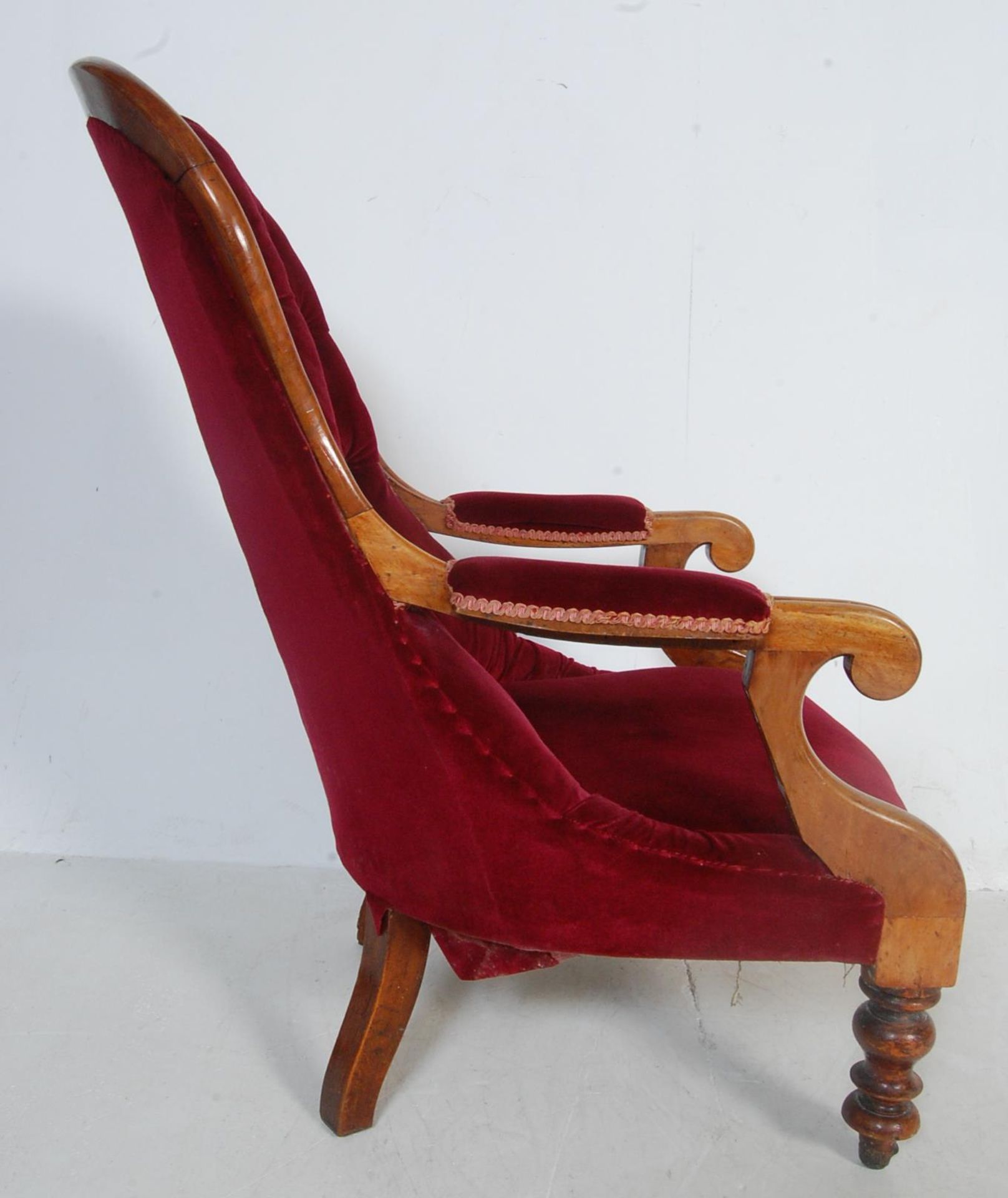 19TH CENTURY VICTORIAN MAHOGANY SPOON BACK ARMCHAIR - Bild 6 aus 8