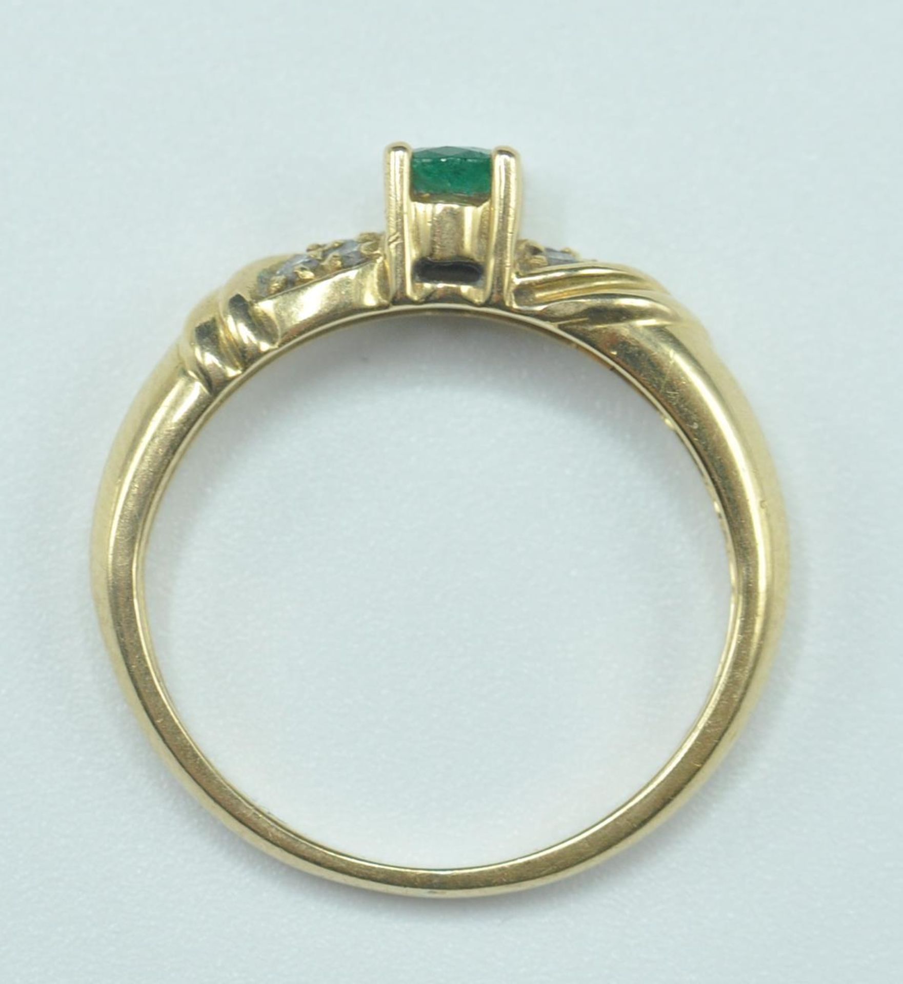 18CT GOLD EMERALD & DIAMOND RING - Bild 6 aus 6
