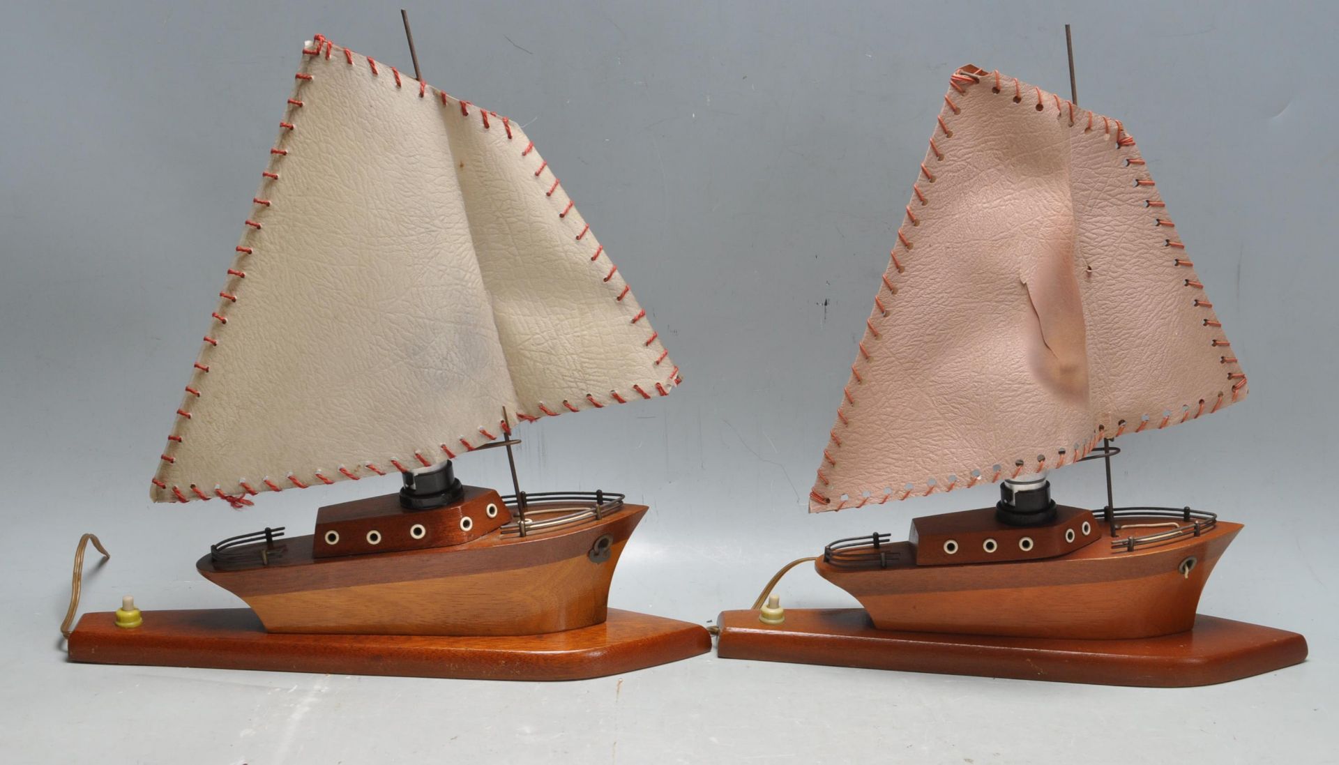 PAIR OF RETRO BOAT LAMPS AND NAUTICAL NUT CRACKER - Bild 4 aus 9