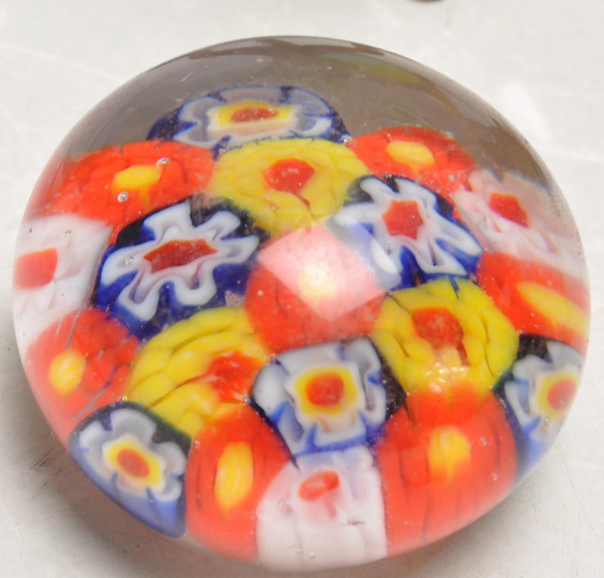 COLLECTION OF 20TH CENTURY STUDIO ART GLASS ORNAMENTS TO INCLUDE MURANO AND MILLEFIORI. - Image 3 of 5