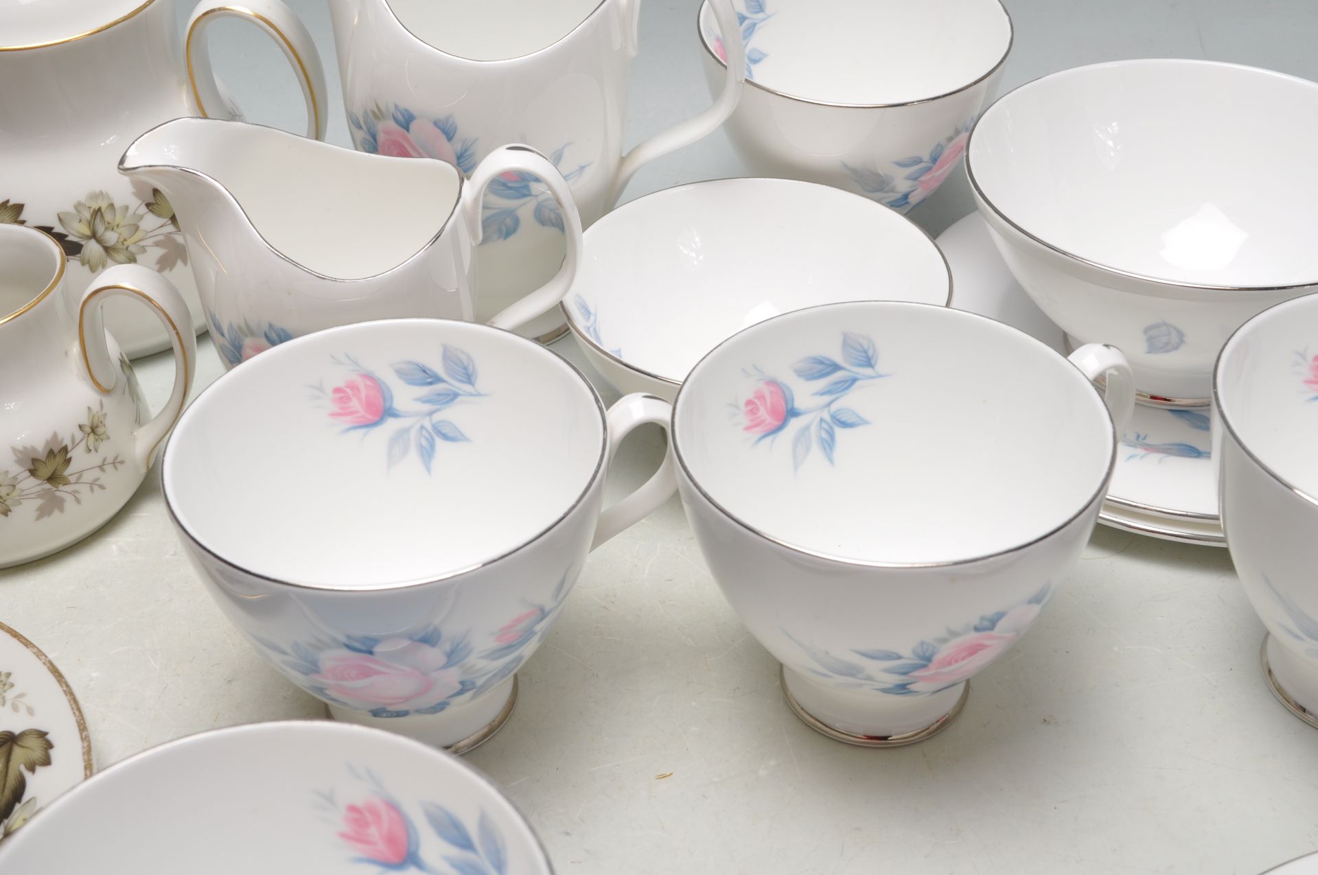 LARGE COLLECTION OF ENGLISH BONE CHINA TEA SETS - Bild 19 aus 21