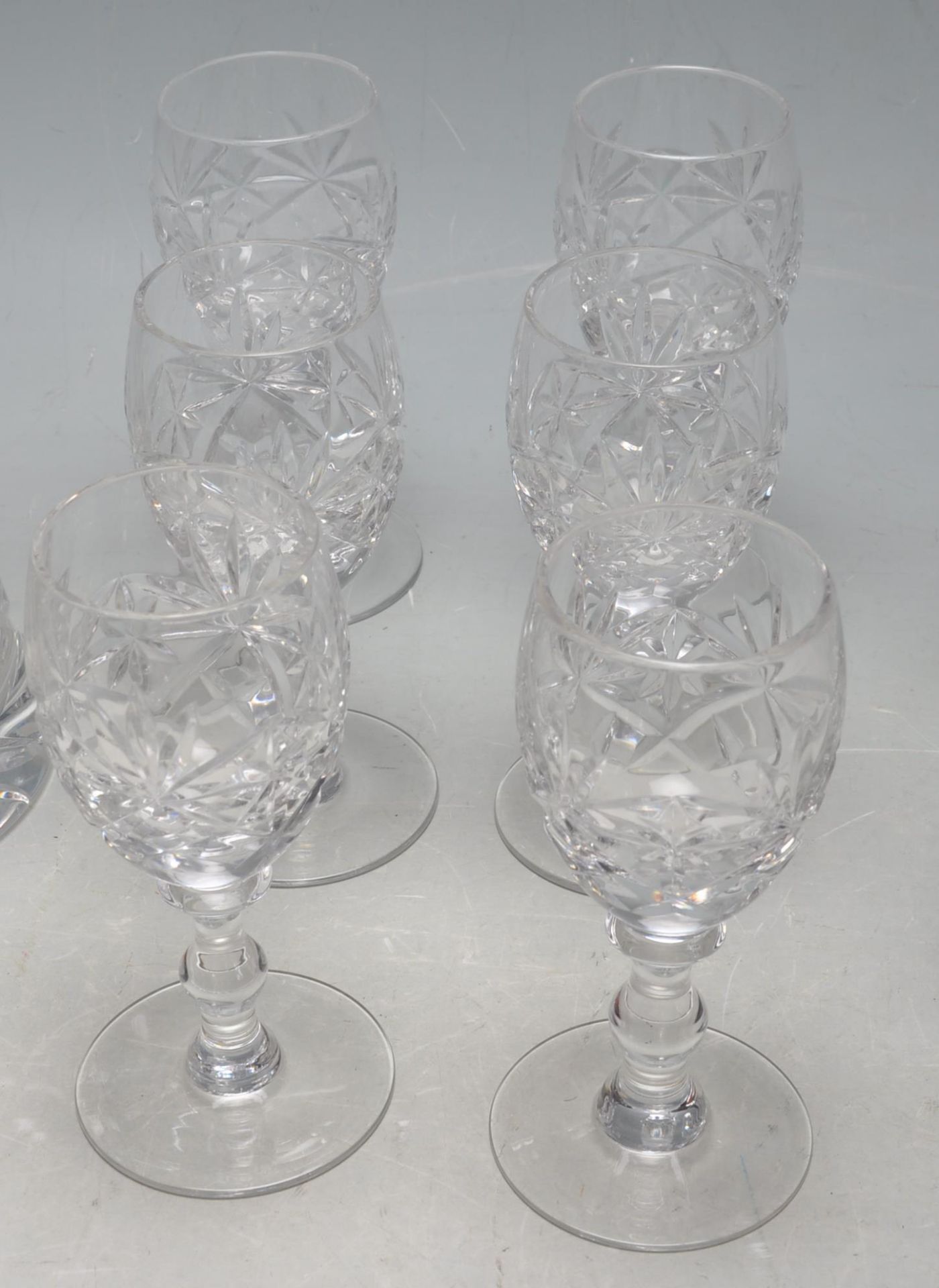 COLLECTION OF LATE 20TH CENTURY HAND CUT CONMTINENTAL WEBB LEAD CRYSTAL - Bild 5 aus 9