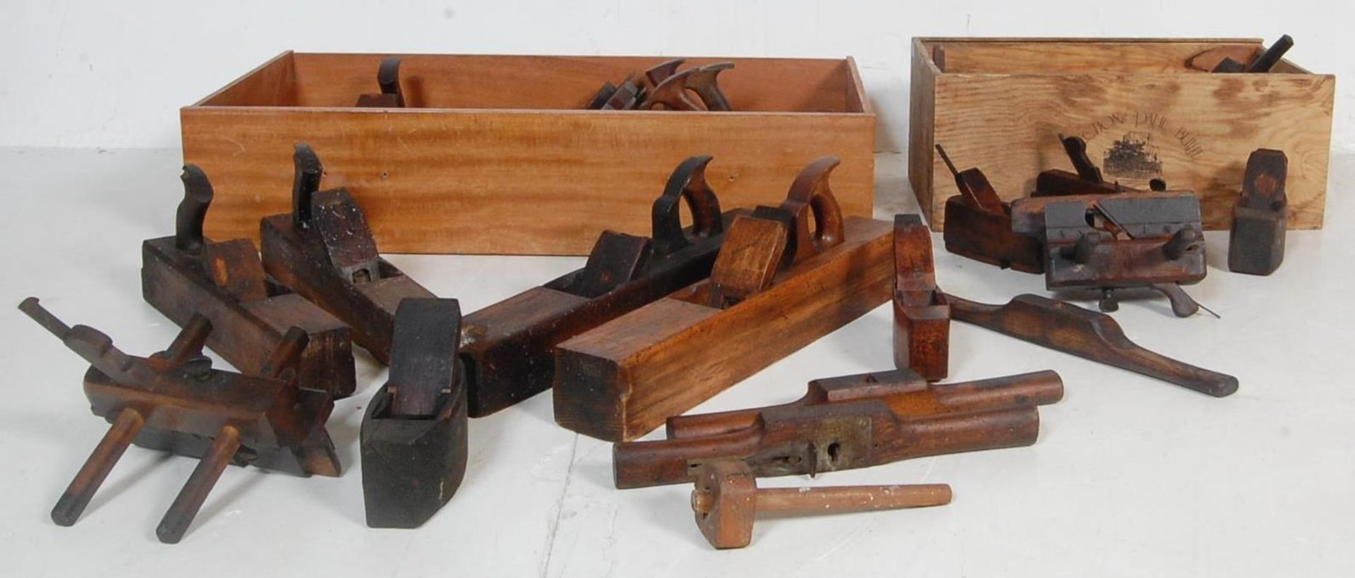 LARGE COLLECTION OFVINTAGE WOODWORKING TOOLS