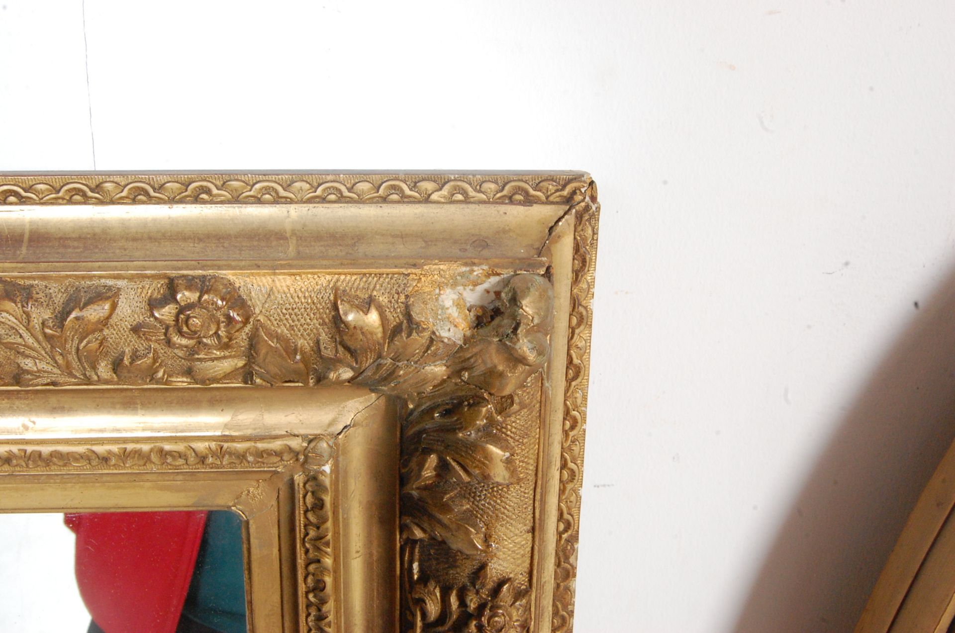 19TH CENTURY VICTORIAN GILT WOOD CUSHION MIRROR AND ANOTHER - Bild 9 aus 21