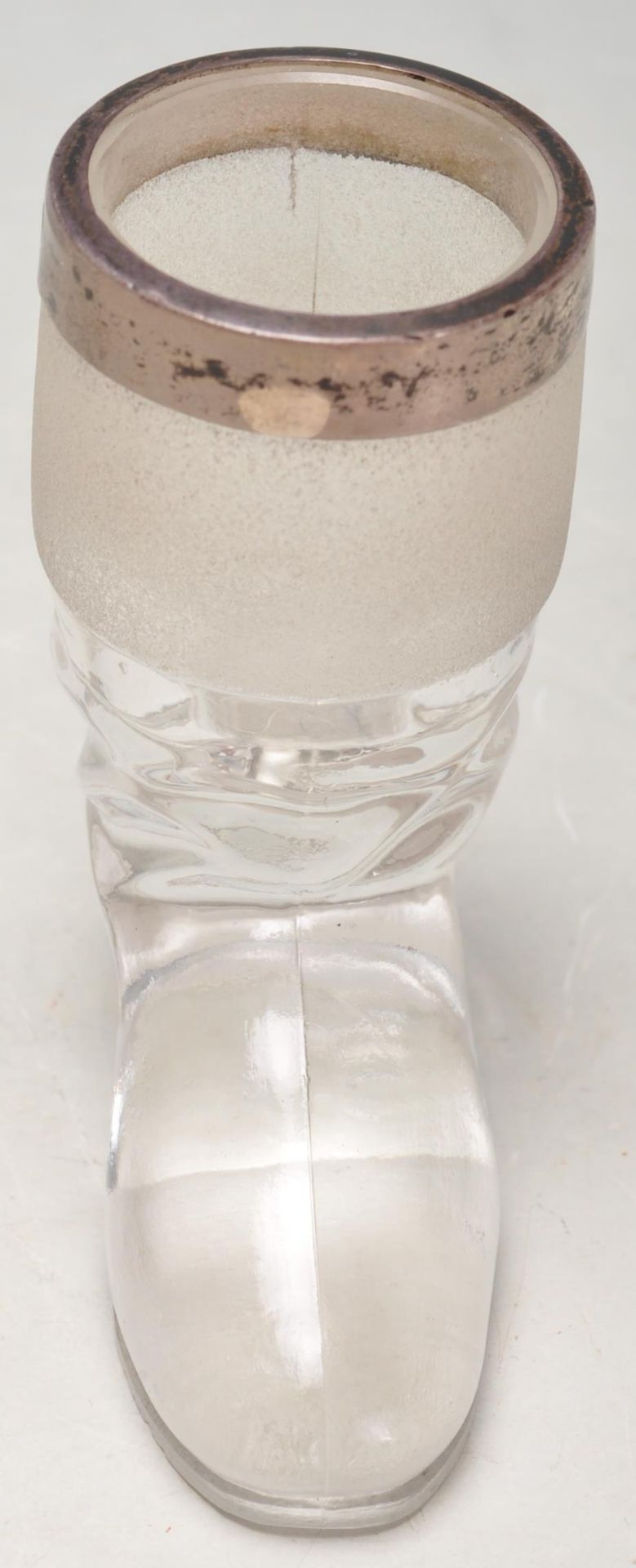 ANTIQUE HALLMARKED STERLING SILVER AND GLASS BOOT SHAPED VESTA - Bild 4 aus 8