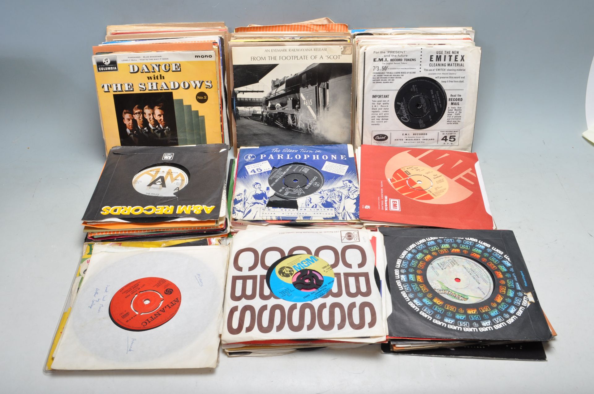 COLLECTION OF VINTAGE VINYL 7" 45RPM SINGLE RECORDS