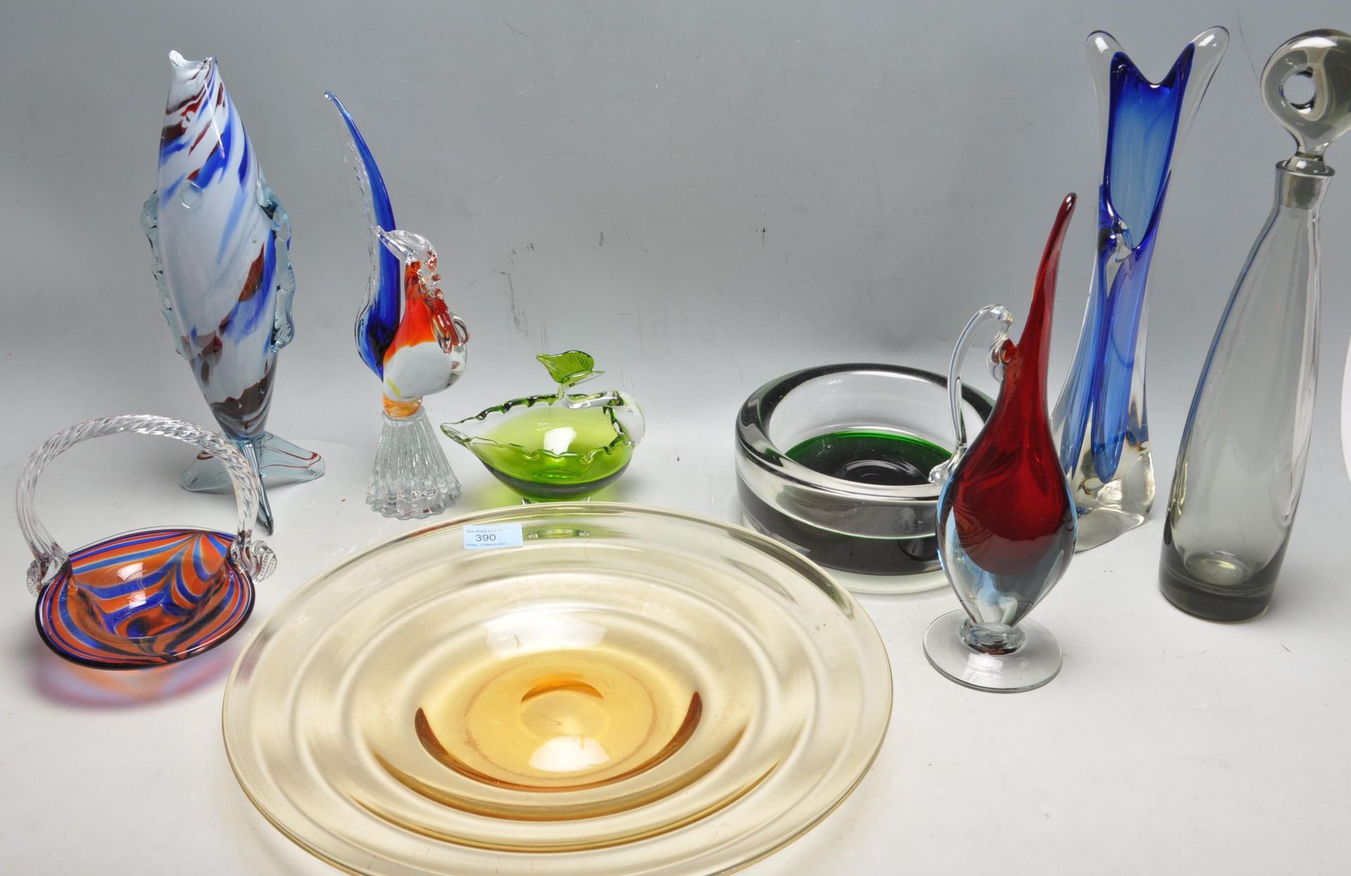 LARGE COLLECTION OF VINTAGE RETRO STUDIO ART GLASS WARE