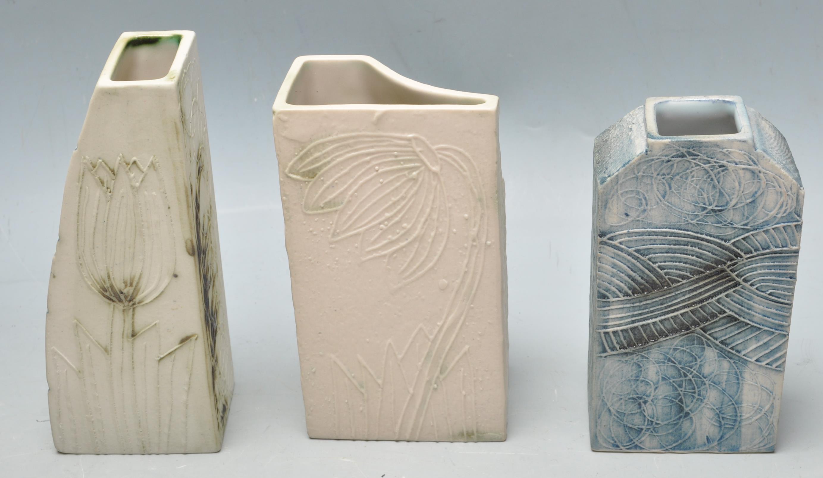 FOUR 20TH CENTURY CARN CORNWALL ART POTTERY VASES - Image 4 of 5