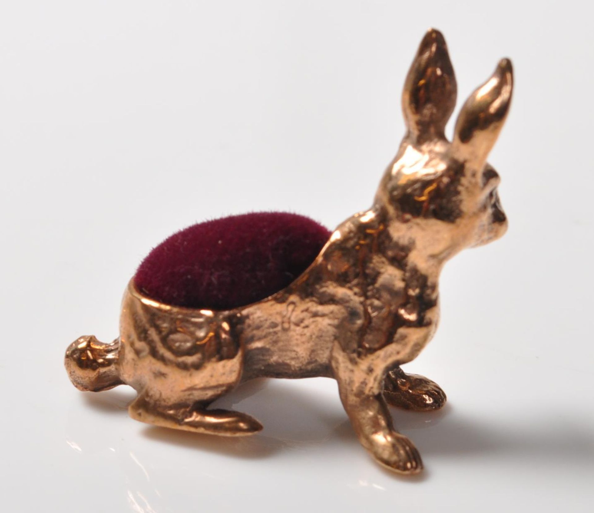 STAMPED 925 SILVER PINCUSHION IN THE FORM OF A HARE - Bild 3 aus 5