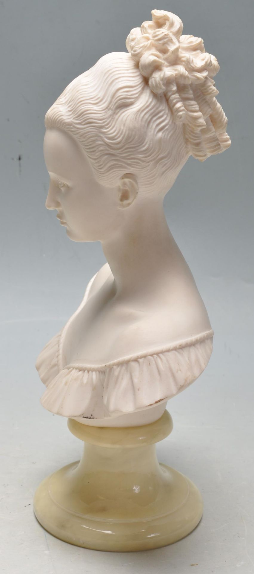 A GRIMELLI 20TH CENTURY BUST ORNAMENT - Bild 2 aus 6